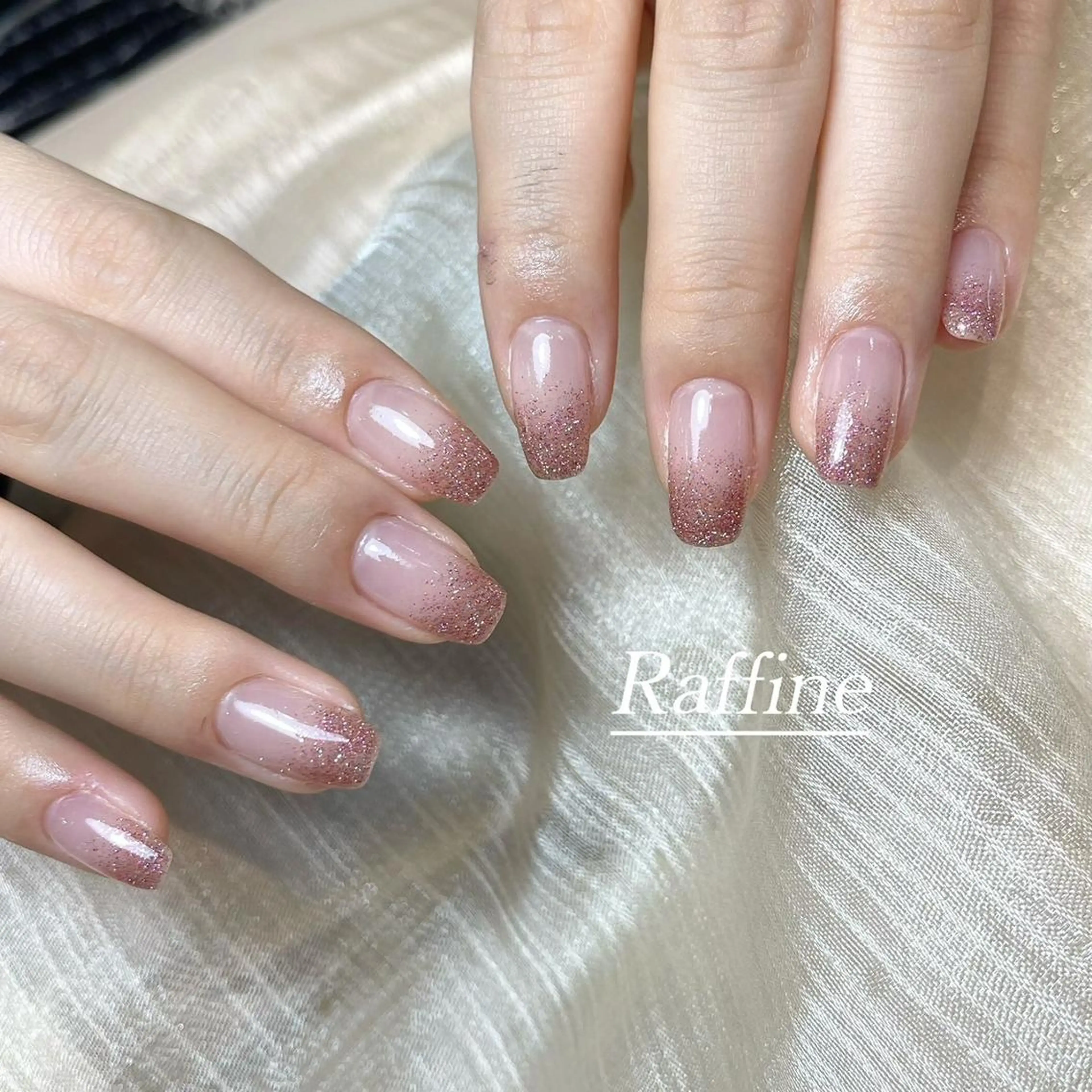 ネイル ハンドネイル RAFFINE 月🦋🩵のネイルデザイン