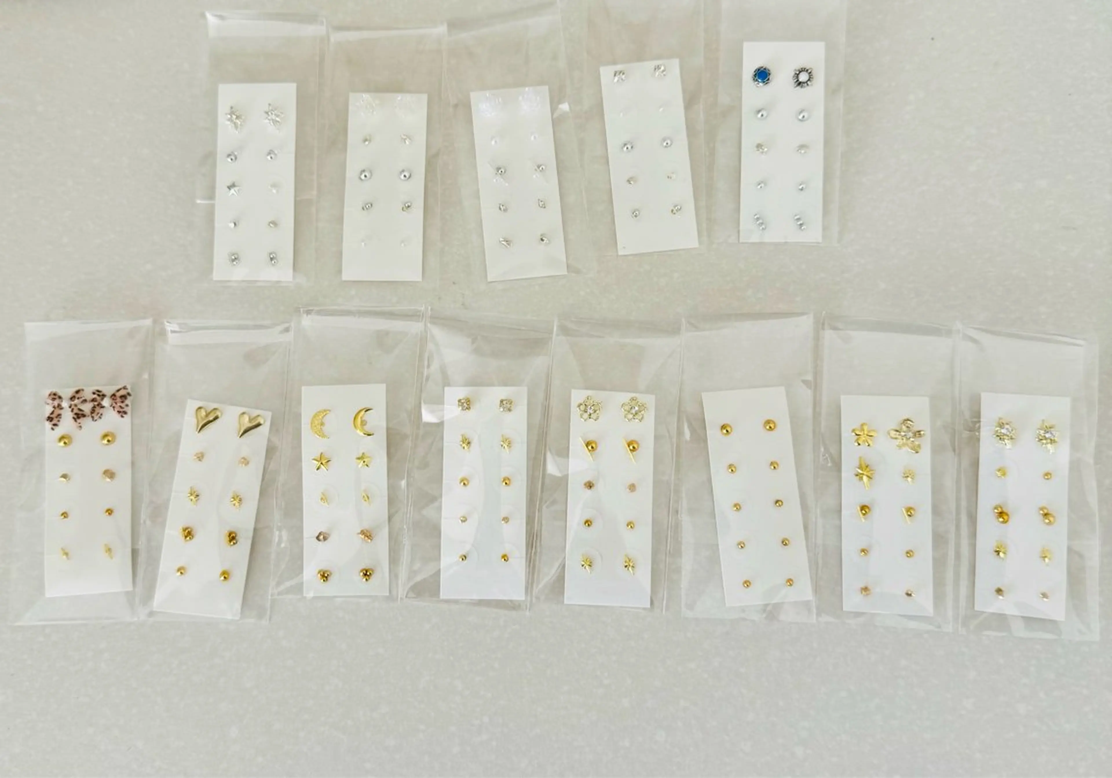 耳ツボジュエリー10粒固定デザイン性アップ⤴️の写真