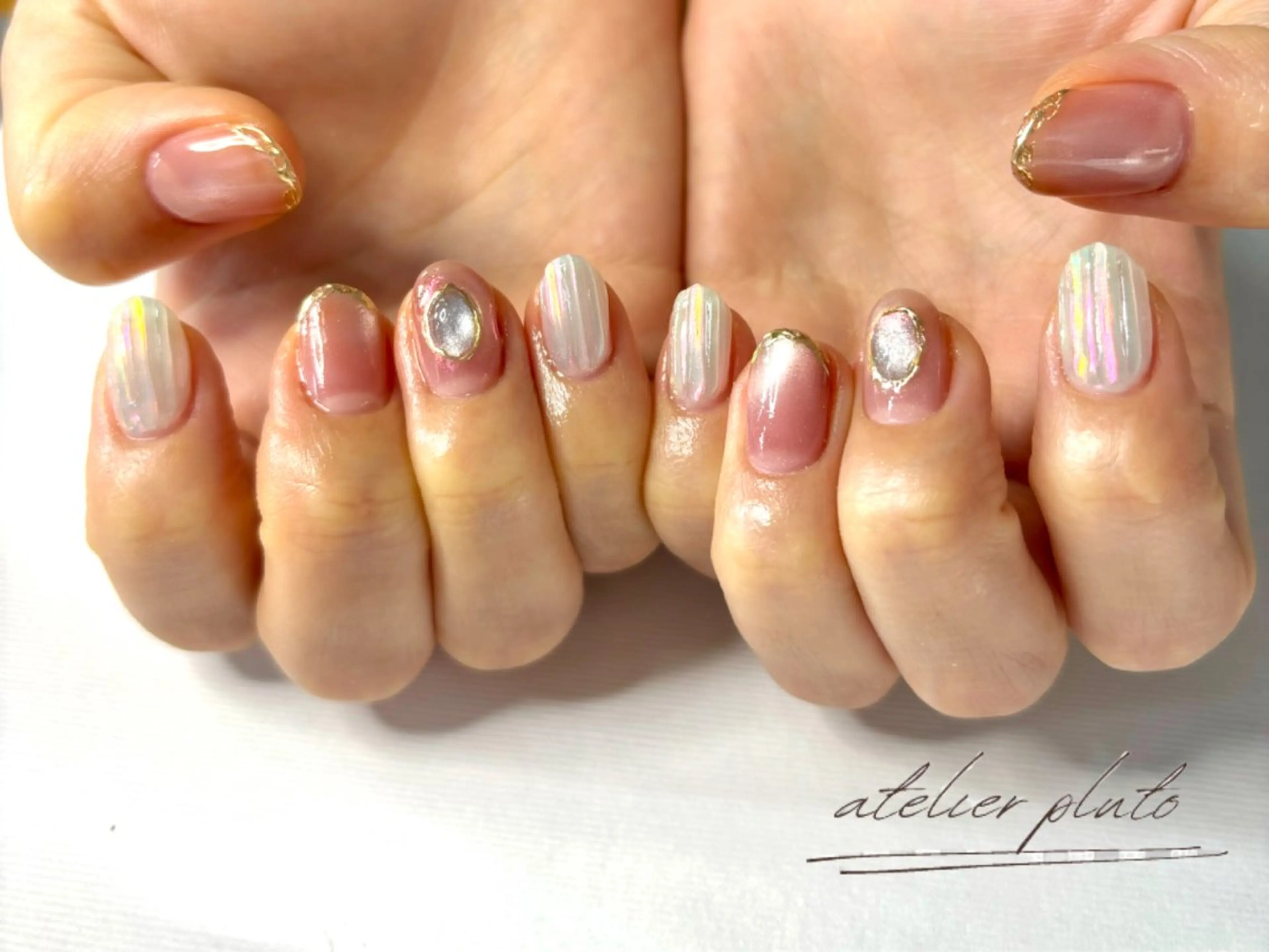 ネイル マグネットネイル ミラーネイル ピンク atelier plutoのネイルデザイン