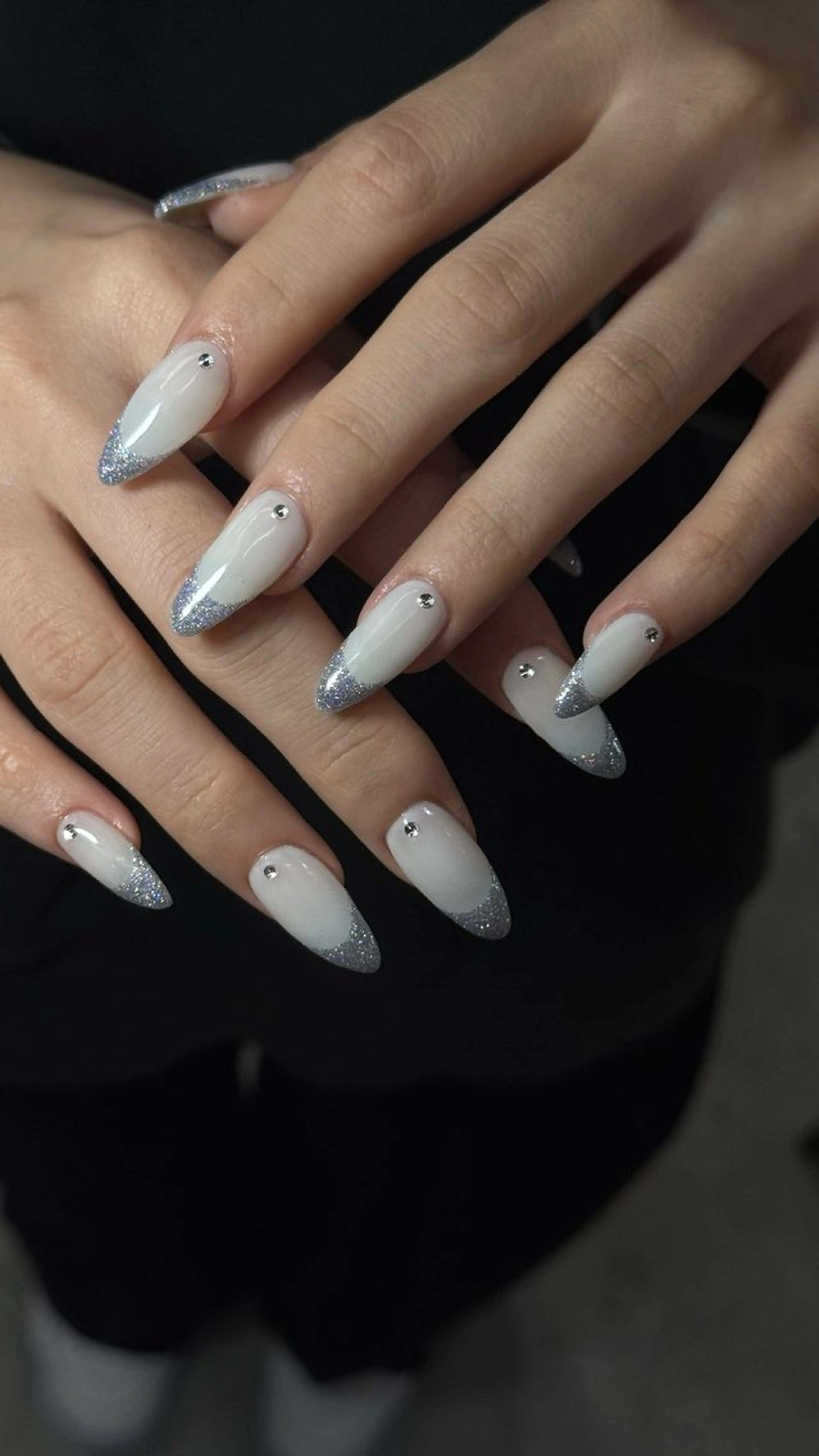 ネイル フラッシュネイル フレンチネイル 冬ネイル ハンドネイル Momoka ネイリスト福岡/薬院のネイルデザイン