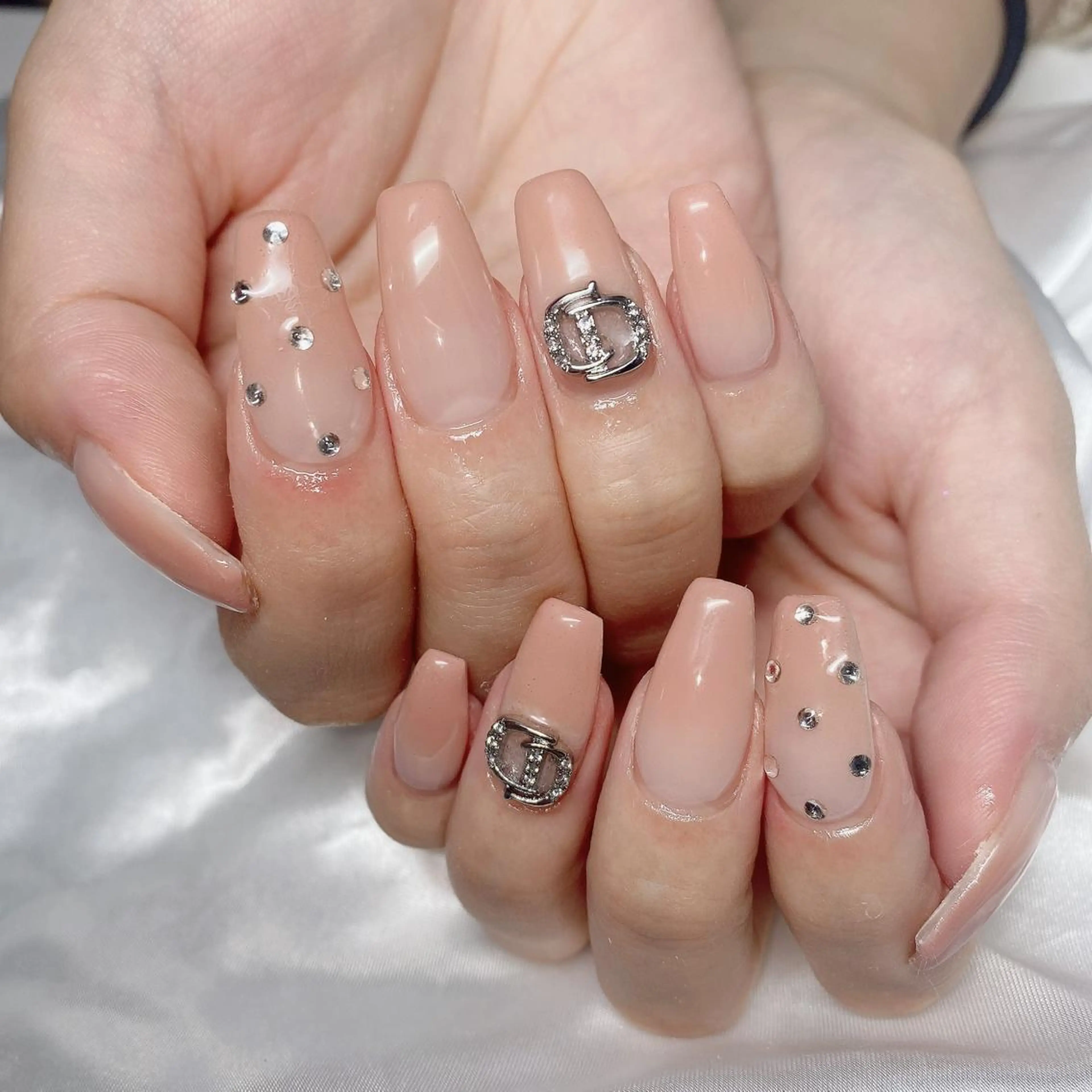 ネイル フラッシュネイル フットネイル フレンチネイル ハート キラキラネイル merci nail所属・merci nailのネイルデザイン
