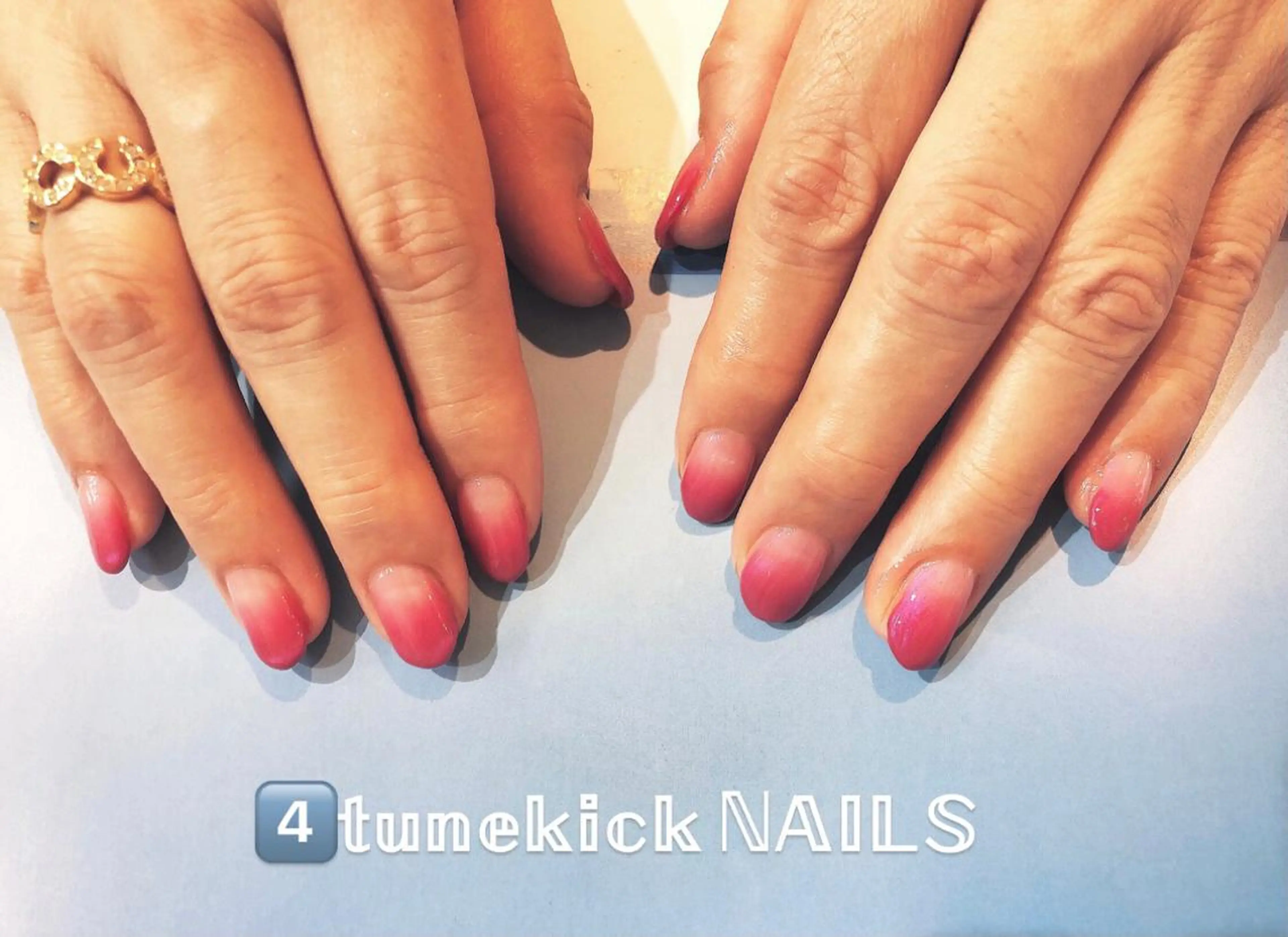 ネイル グラデーション ピンク 4tunekick NAILS(フォーチュンキックネイルズ)所属・光森 淳子のネイルデザイン