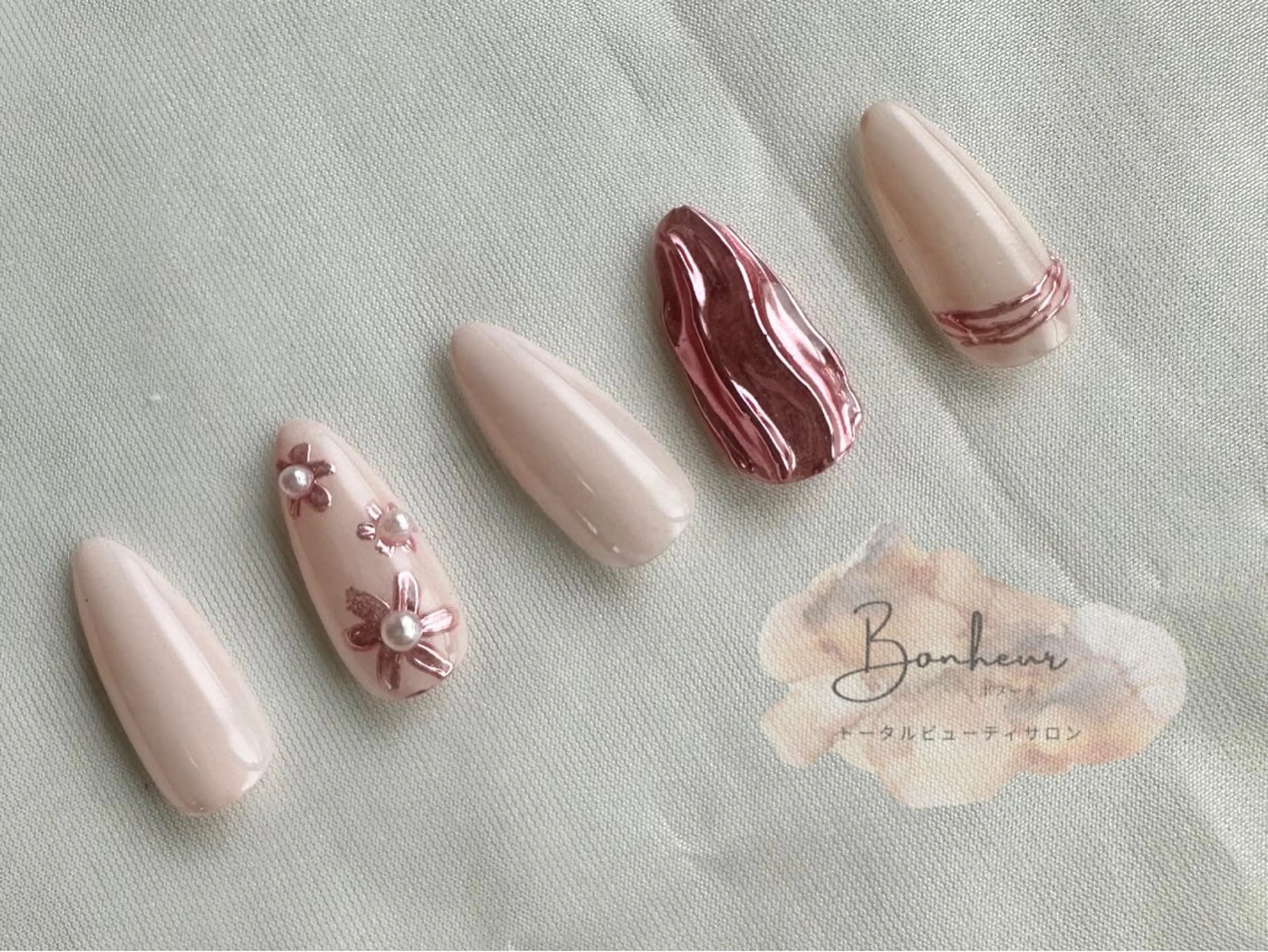 ネイル ハンドネイル Bonheur 【ボヌール】のネイルデザイン