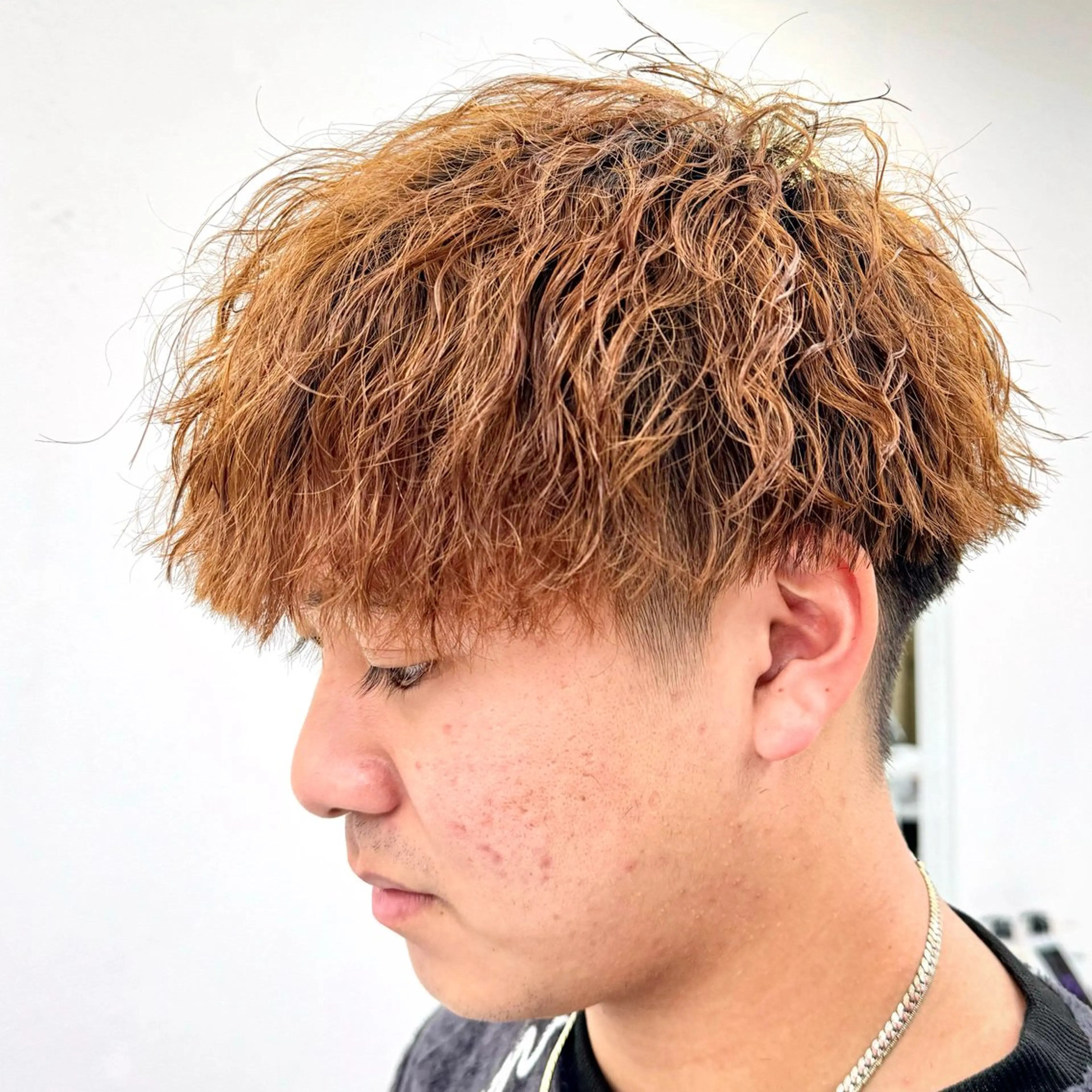 ショート カラー パーマ ヘアアレンジ メンズ マッシュ メンズパーマ カット ヘアカラー パーマ トリートメント ヘアセット 顔まわりカット の達人のヘアスタイル