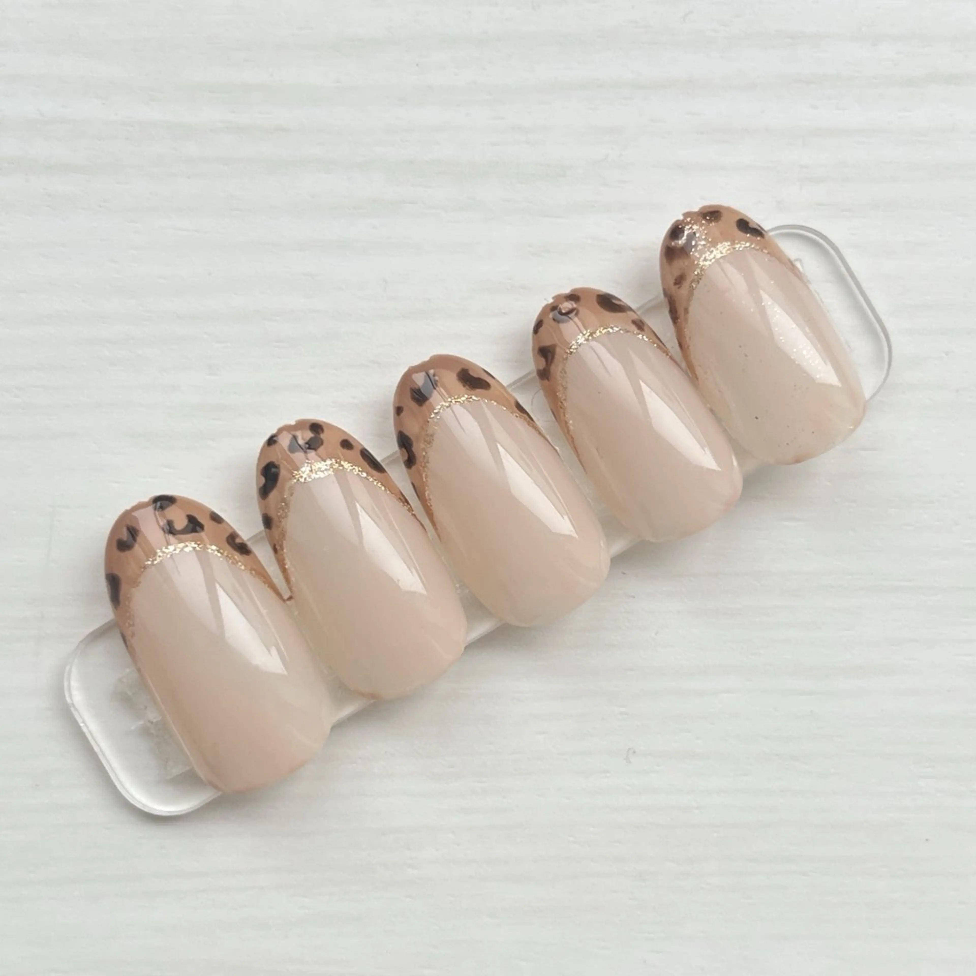 ネイル アニマル柄 フレンチネイル オフィスネイル シンプルネイル ハンドネイル 島田 亜紀のネイルデザイン