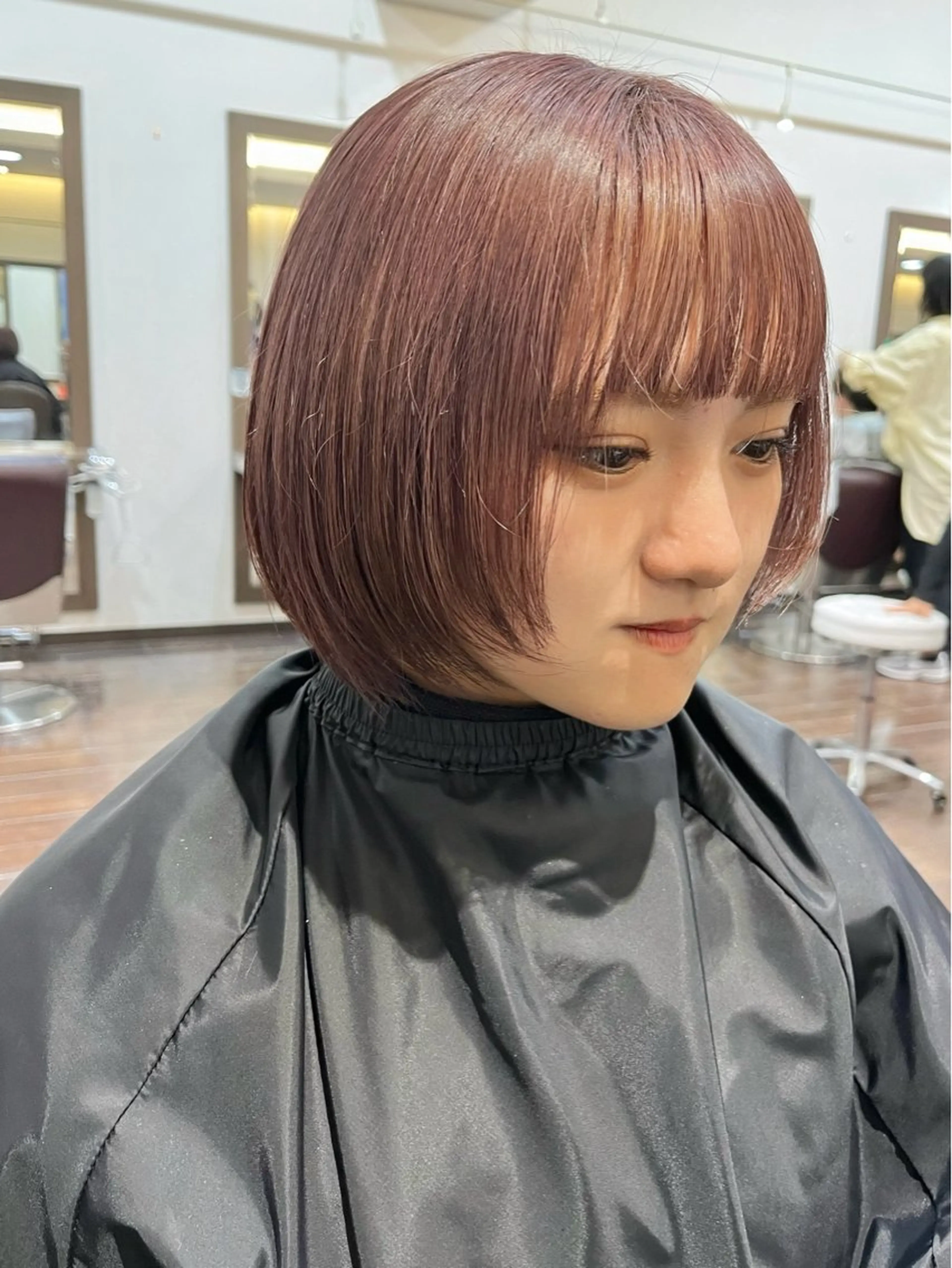 ショート カラー ベージュカラー ブリーチ ケアブリーチ ダブルカラー イヤリングカラー カットパーマ あさみのヘアスタイル