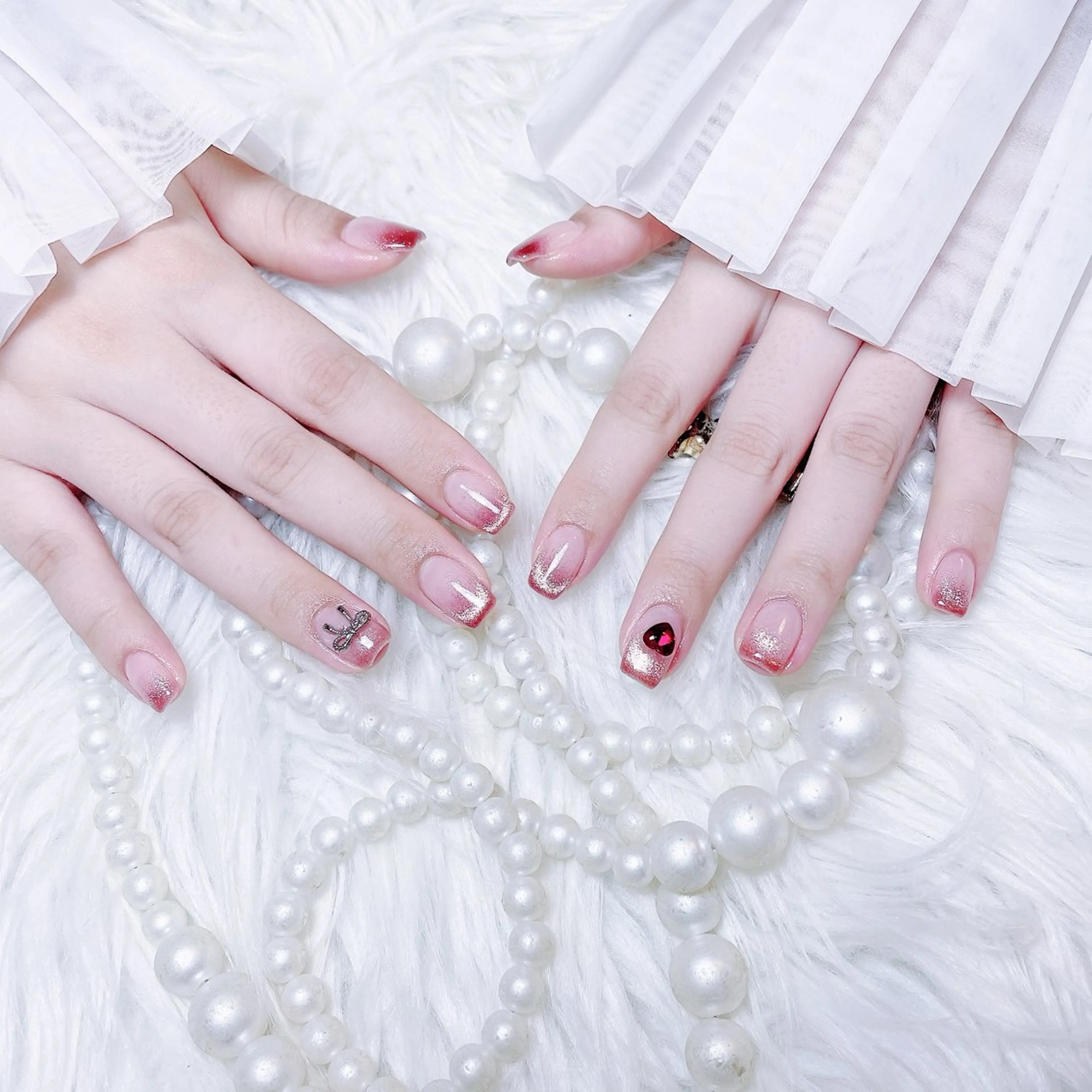 ネイル チークネイル 長さ出し フラワーネイル フレンチネイル ガーリー ハンドネイル NEW NAIL所属・NEW NAIL 池袋のネイルデザイン