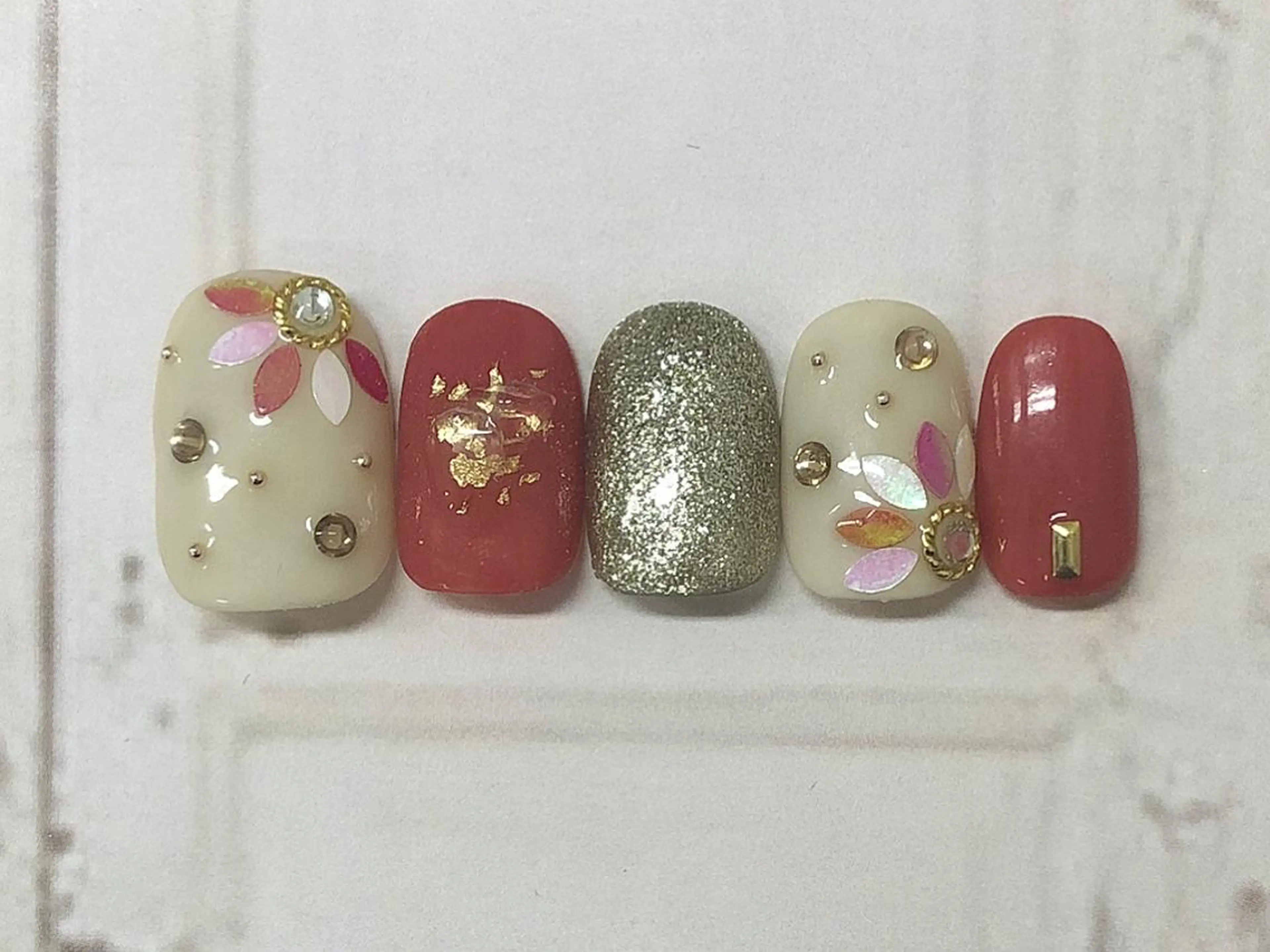 ショート カラー ネイル chéri sinagawaのネイルデザイン