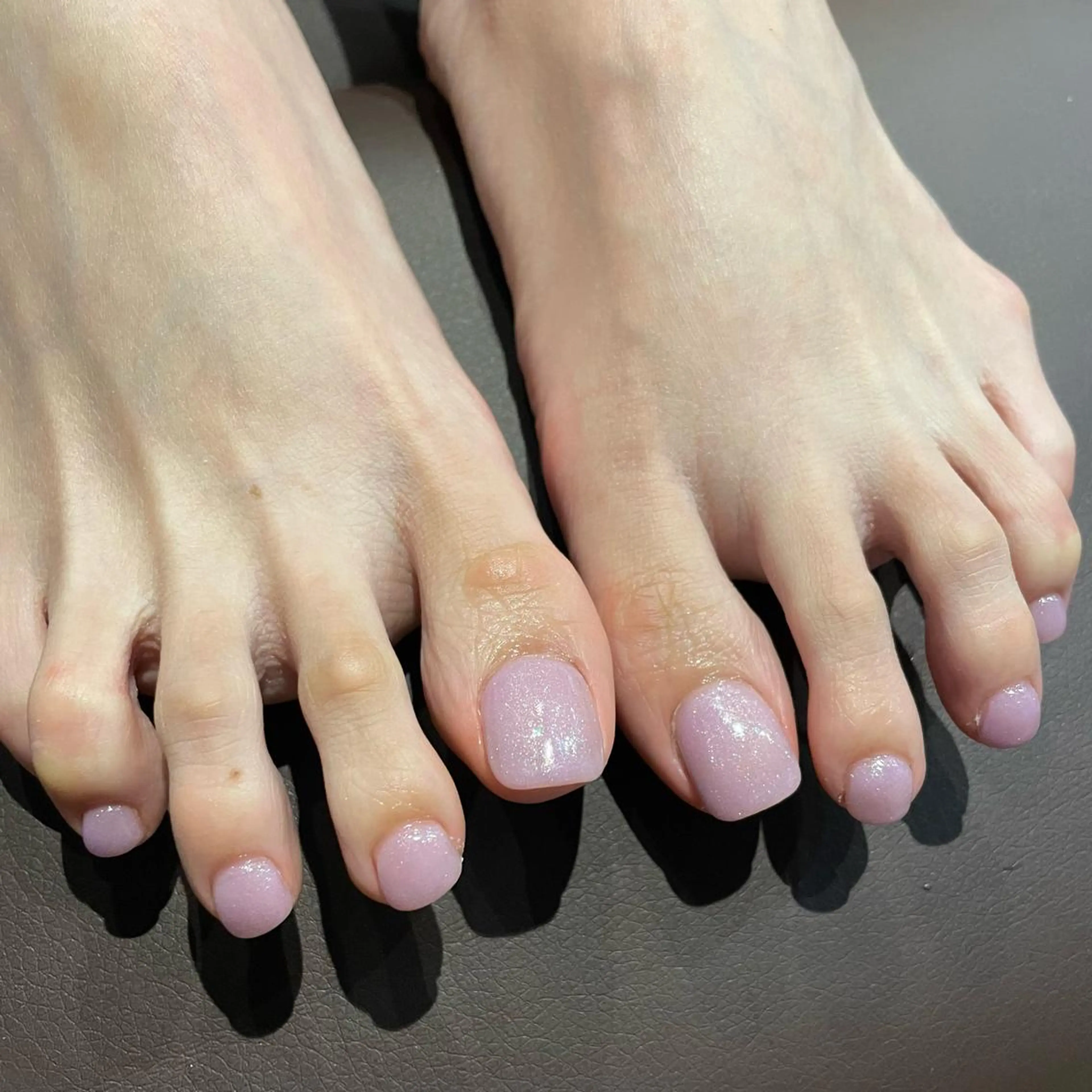 ネイル ワンカラーネイル ピンク パープル フットネイル 糀屋 彩奈のネイルデザイン