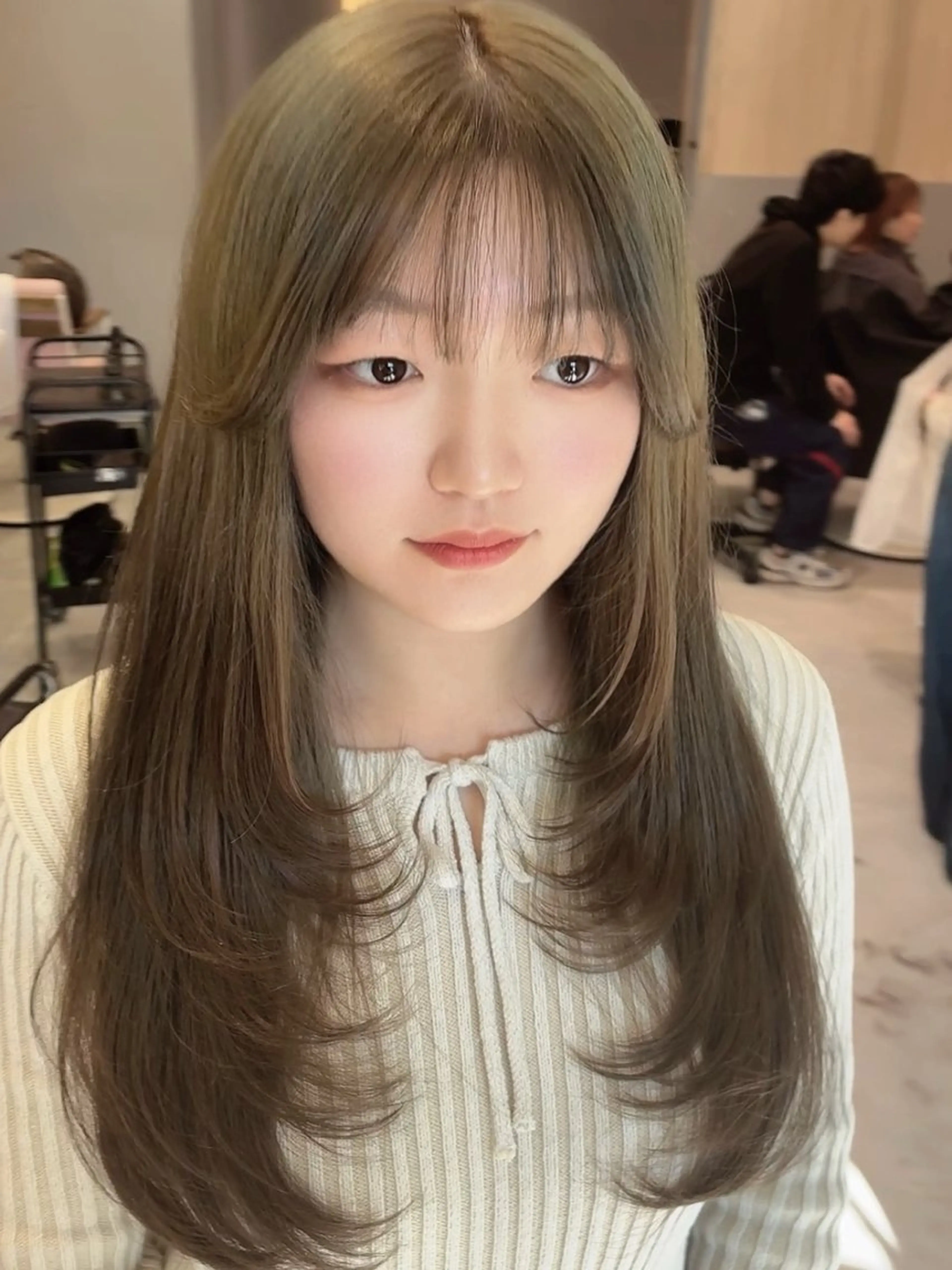 Riku 韓国風レイヤーカットのヘアスタイル