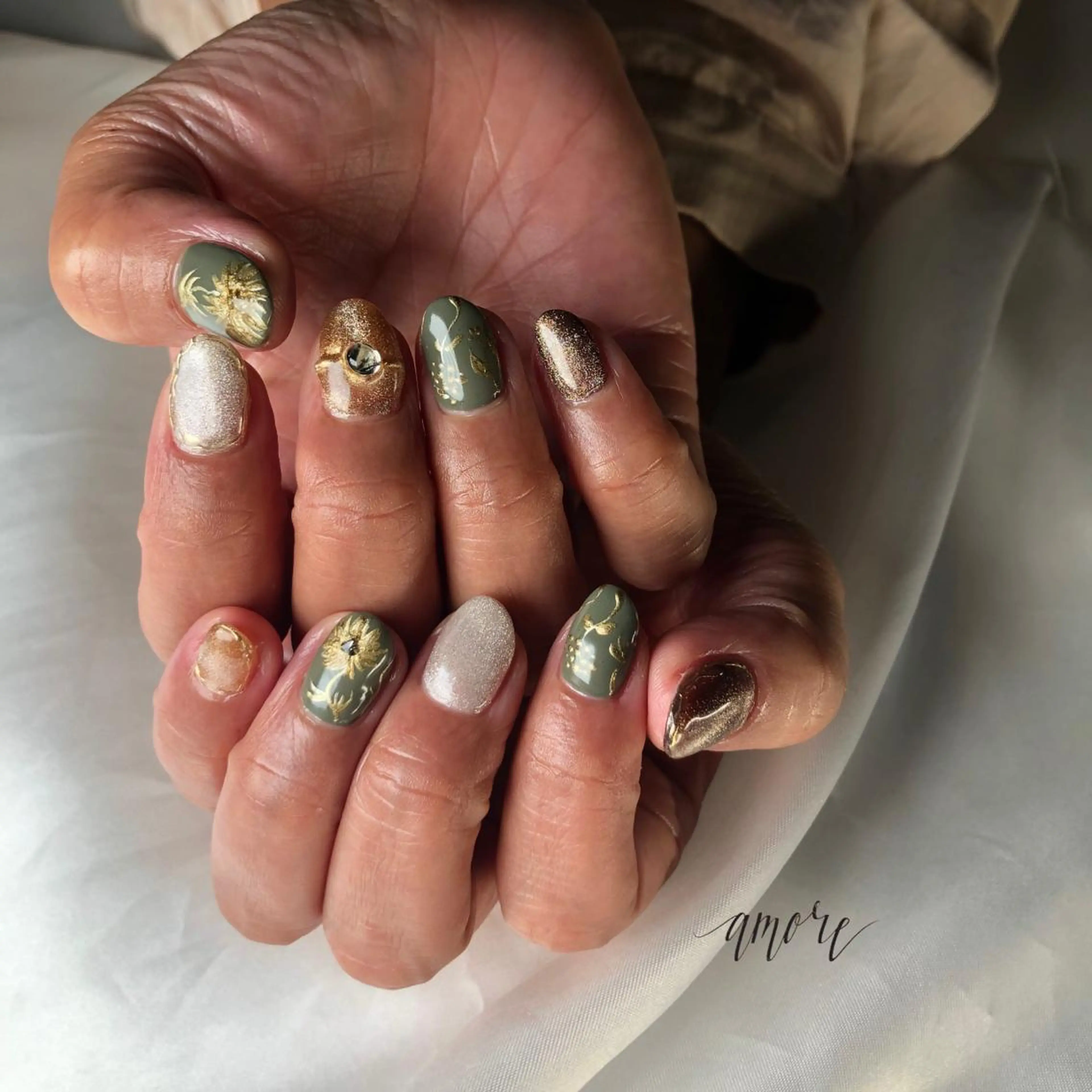 ネイル ジェルネイル 氷ネイル・うるうるネイル キラキラネイル マグネットネイル ミラーネイル You kyehwaのネイルデザイン