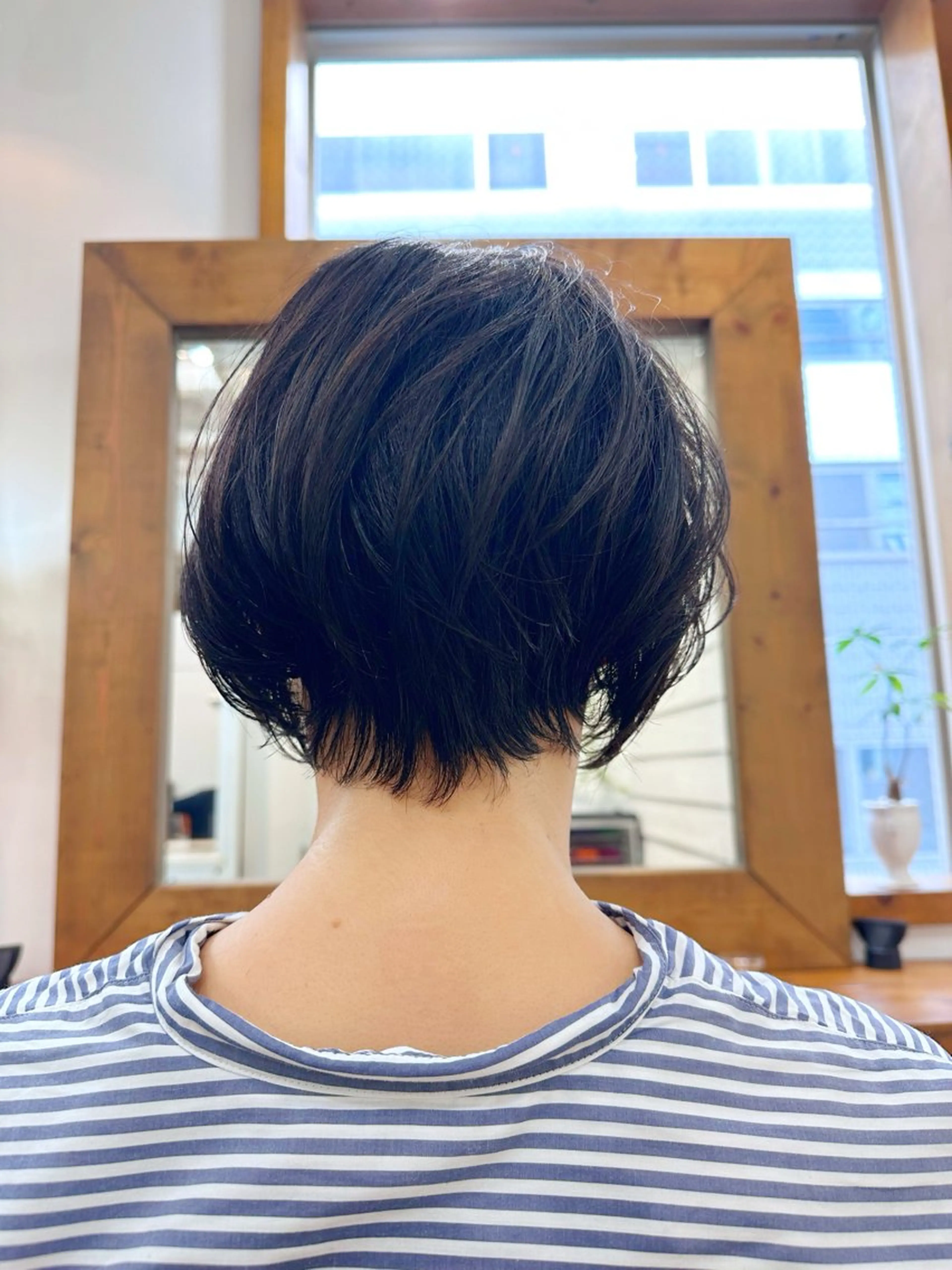 ショート カラー ショートボブ ハンサムショート ボブ くせ毛 ショートヘア カット ヘアカラー newline銀座所属・銀座ショート/ 大人ショート/金子涼のヘアスタイル