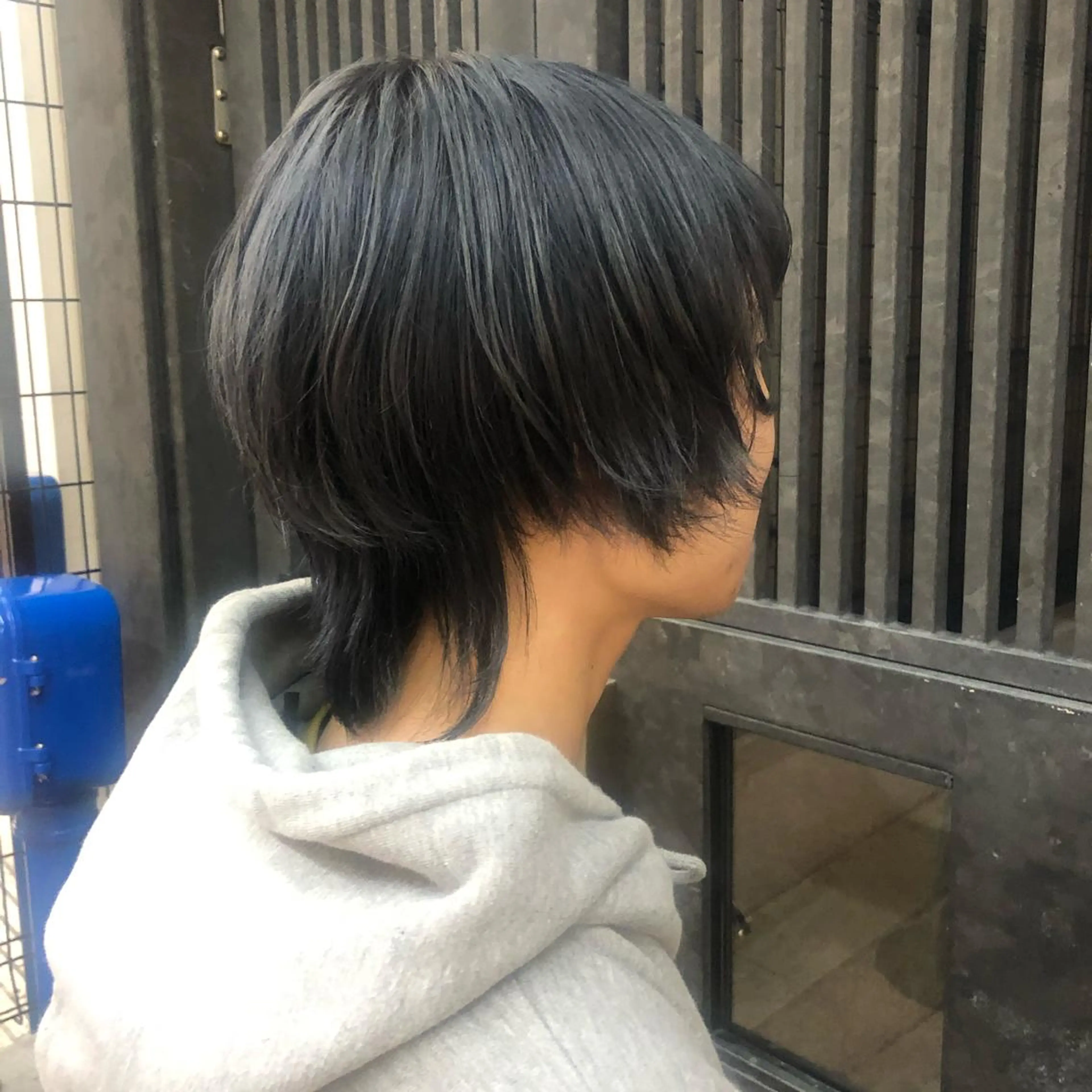 ショート カラー ウルフカット／吉村 桃子のヘアスタイル