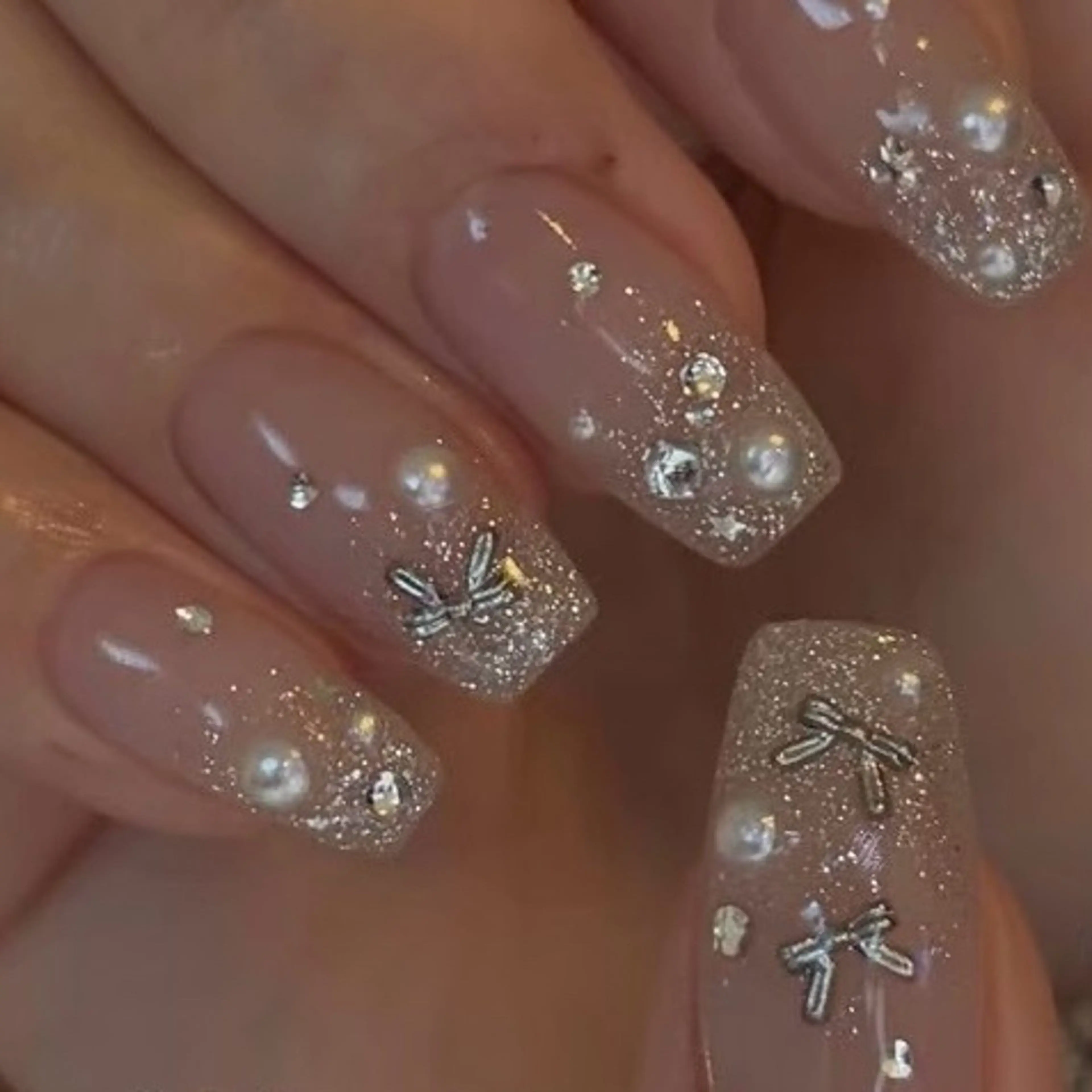 【ブライダル・ウエディングネイルにおすすめ】シルバーグラデーションネイル💫💫の写真