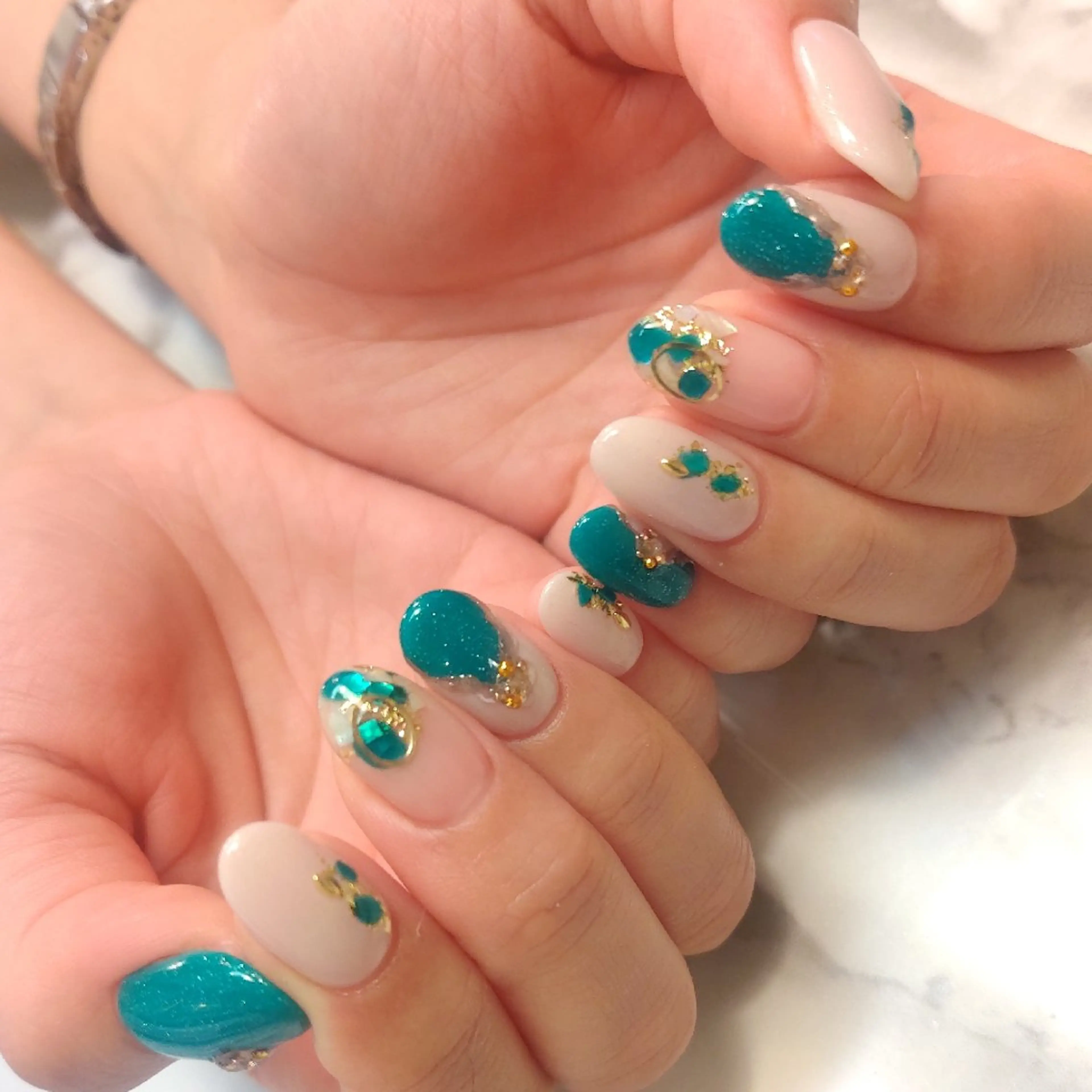 ネイル ジェヌインネイル 河内のネイルデザイン