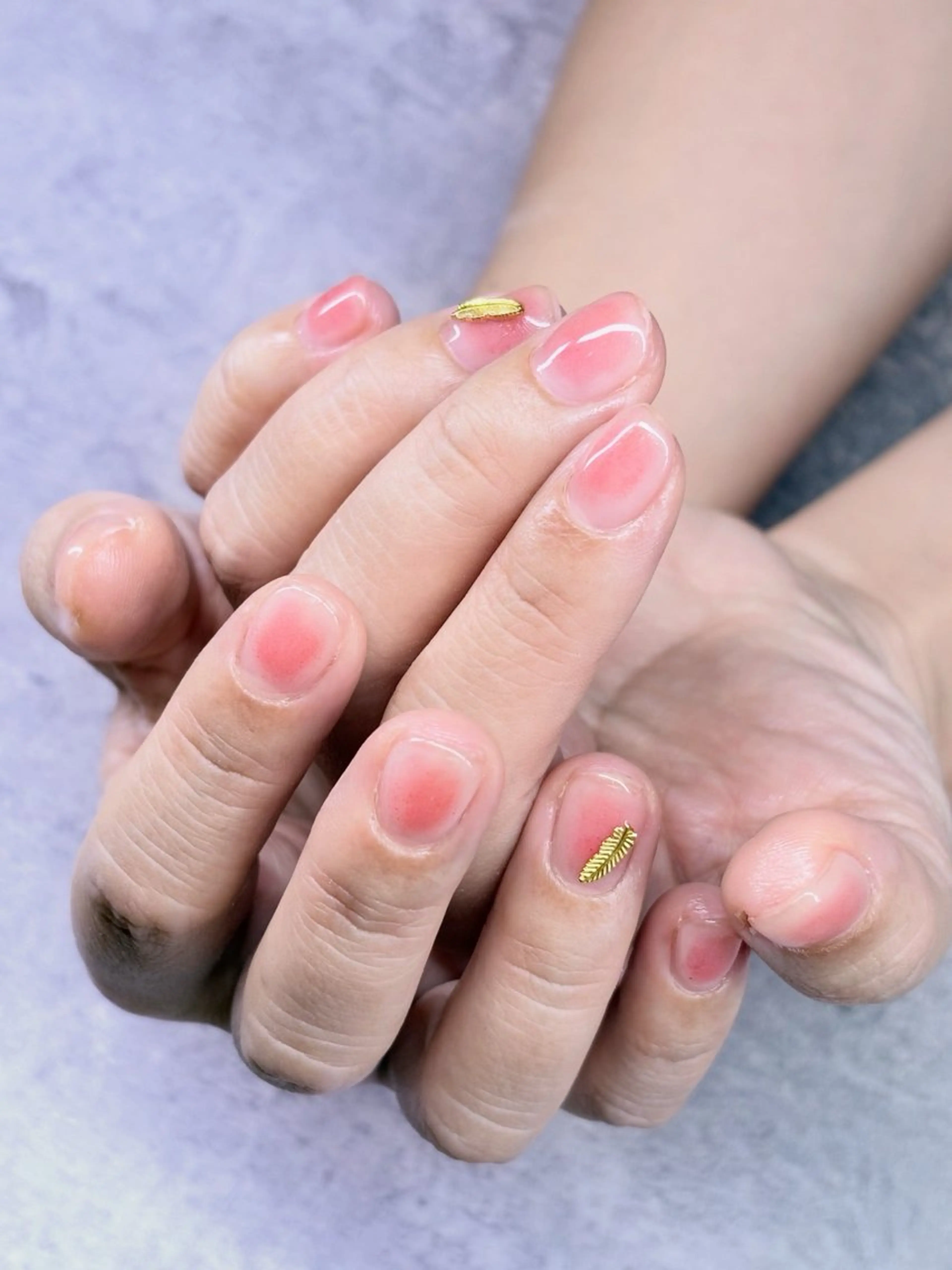 ネイル チークネイル ハンドネイル Roger 舞のネイルデザイン