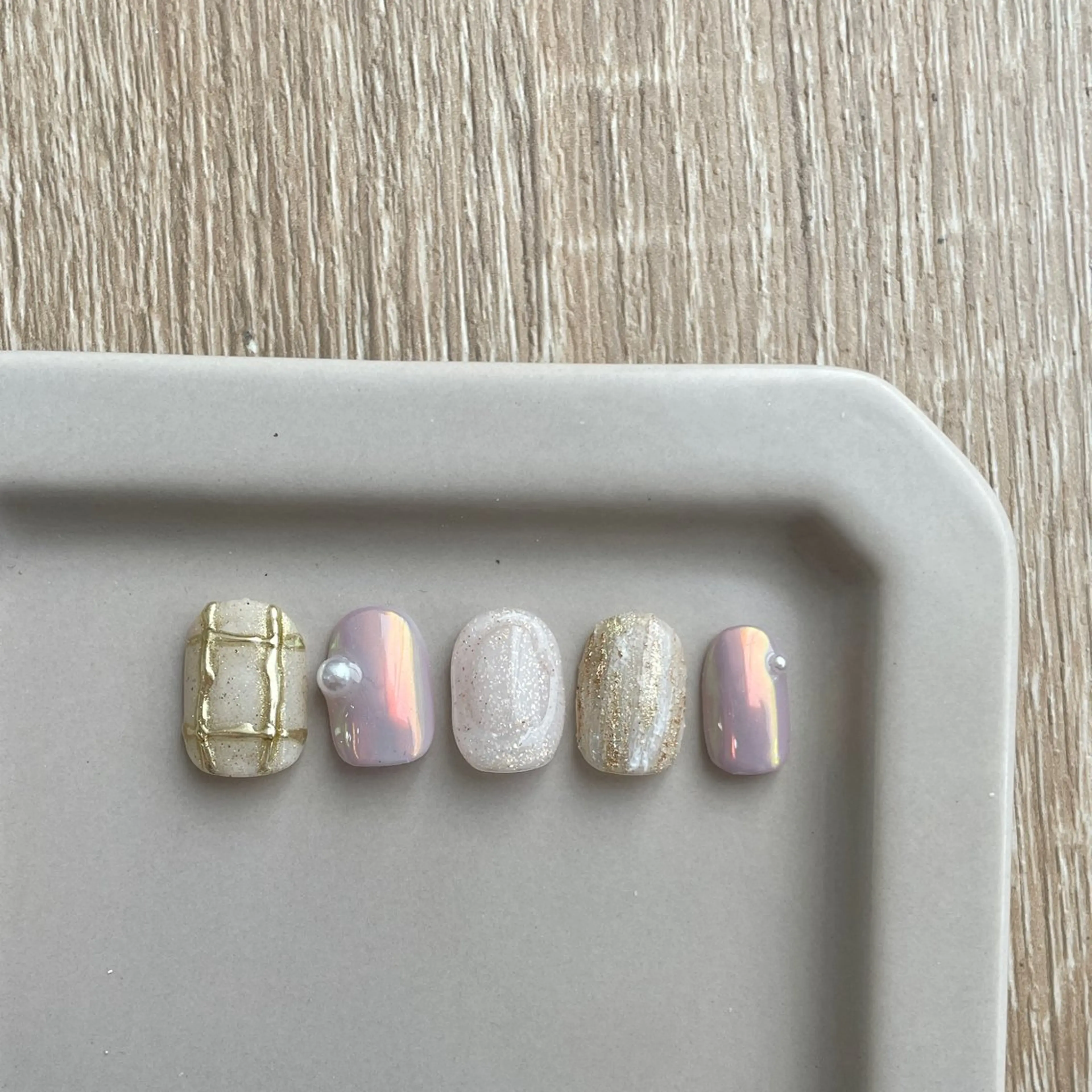 ネイル オーロラネイル グリーン 氷ネイル・うるうるネイル 韓国ネイル ラメ(グリッター) 園田 ソノダのネイルデザイン