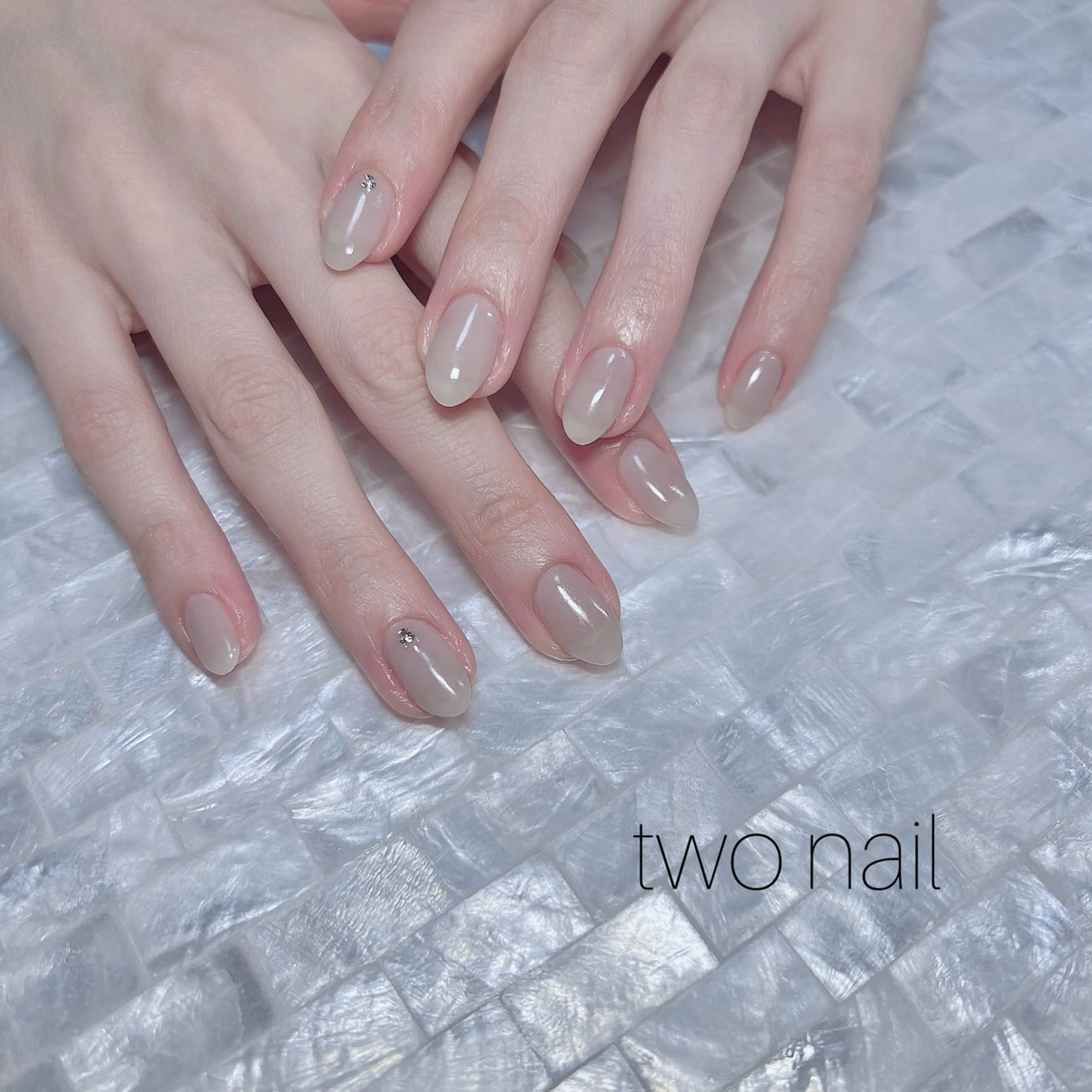 ネイル ネイルチップ ホワイト ハンドネイル two nailのネイルデザイン