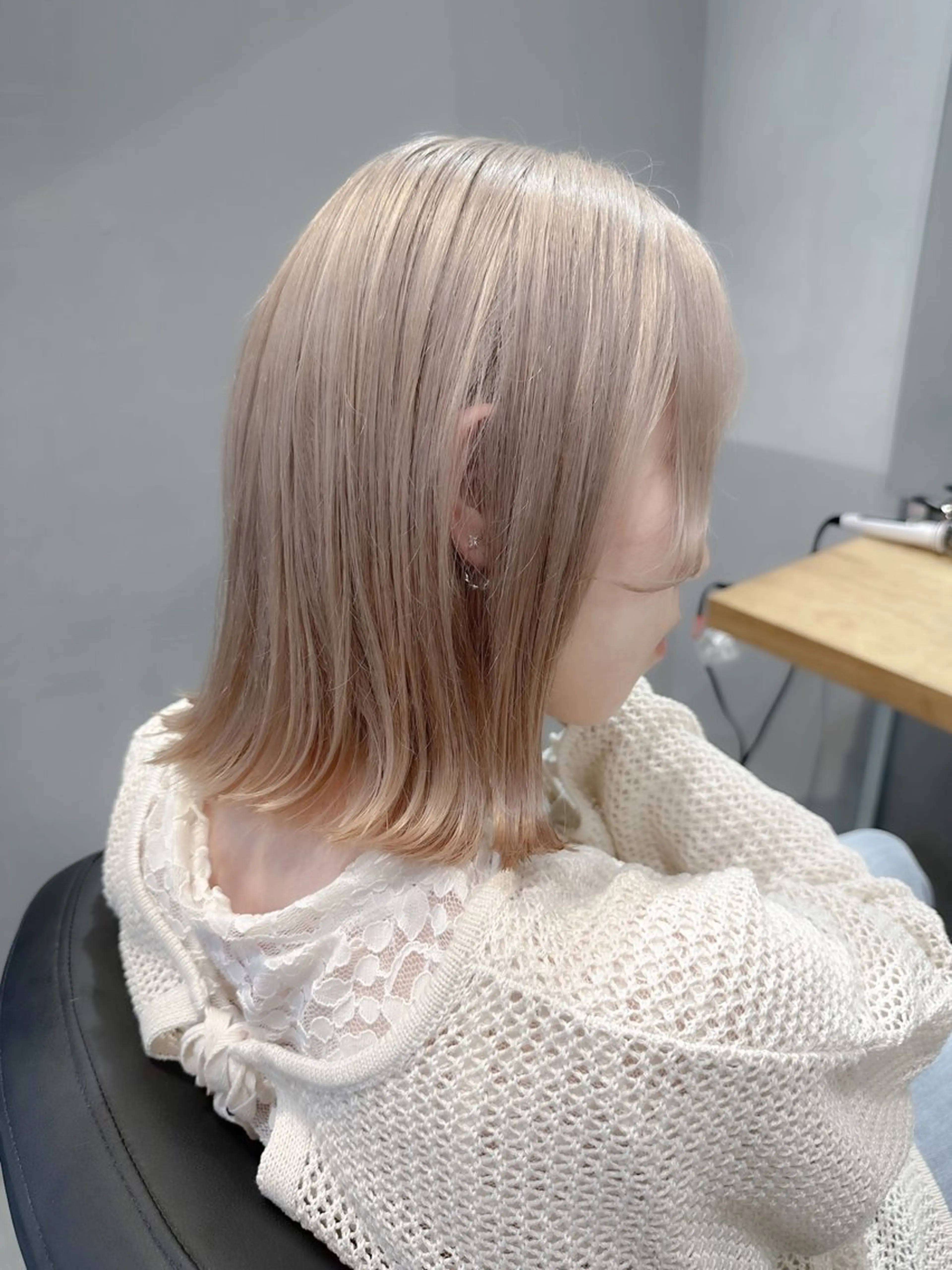 ミディアム カラー バレイヤージュ ブリーチ 透明感カラー デザインカラー ダブルカラー ヘアカラー トリートメント 💖ハイライト/ハイ トーン💖MIKIのヘアスタイル