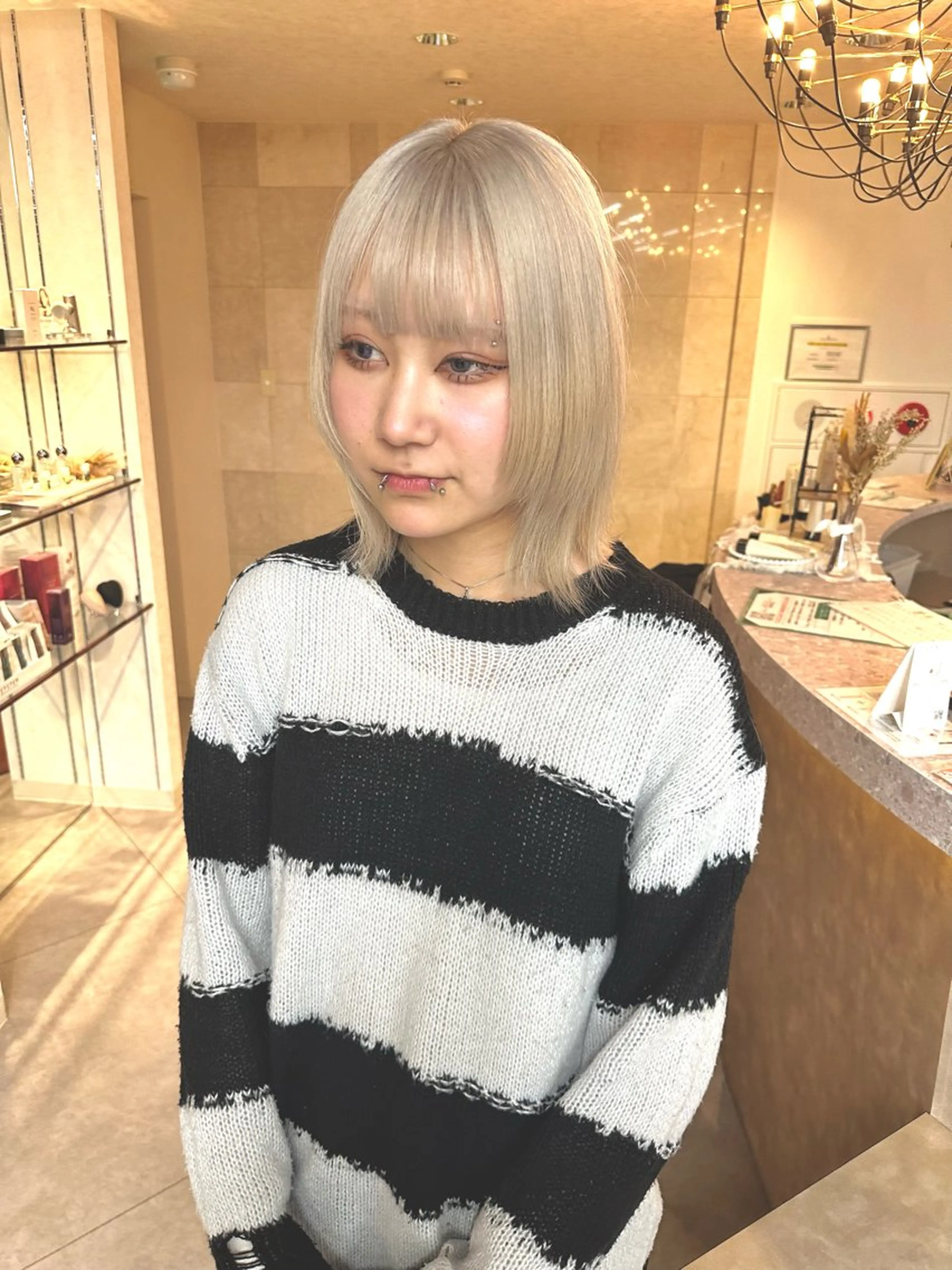 ミディアム カラー ウルフとハイトーン みっちー✂️のヘアスタイル