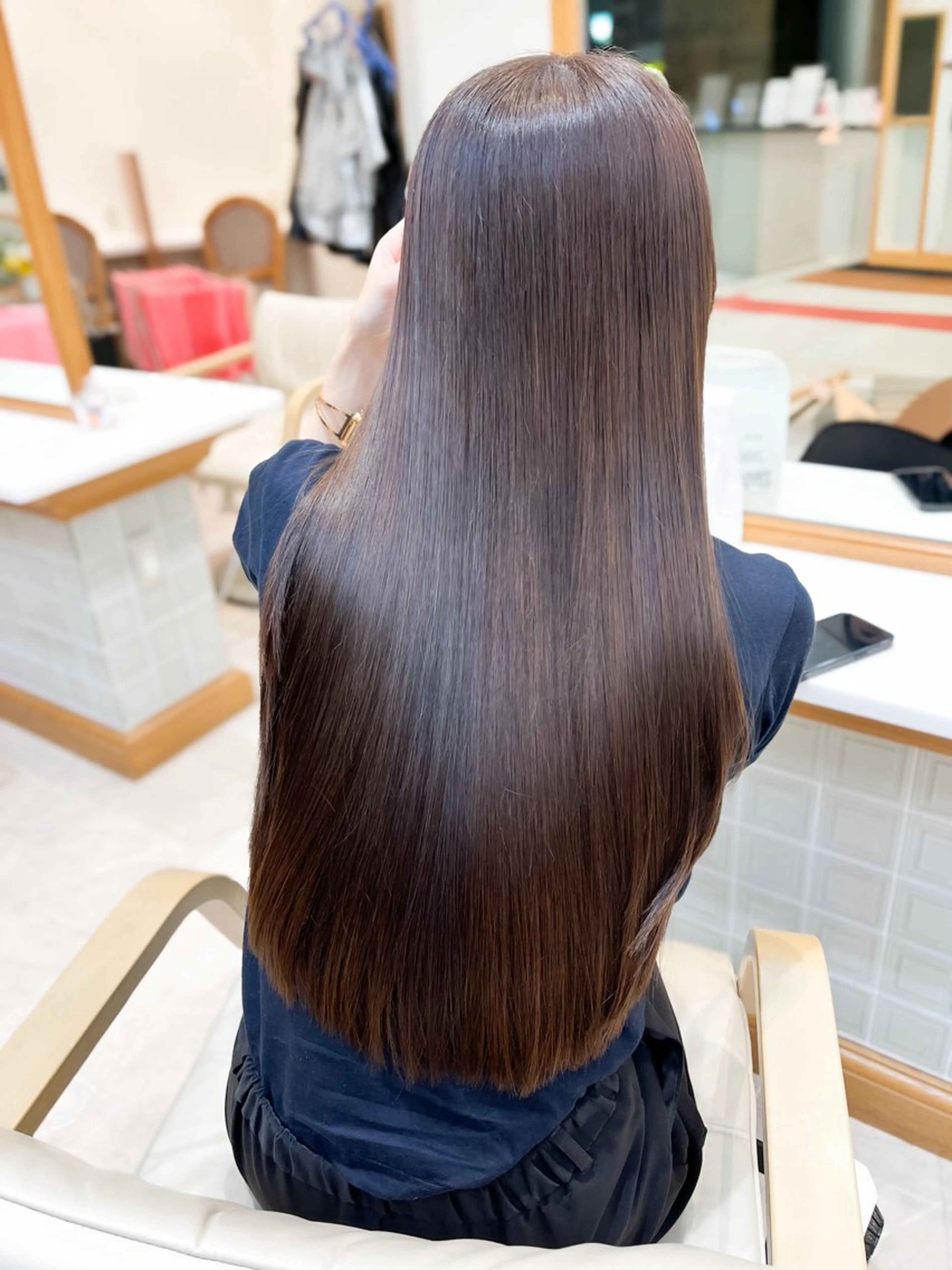 セミロング デート 髪質改善 ミタニ/髪質改善 /レイヤーカットのヘアスタイル