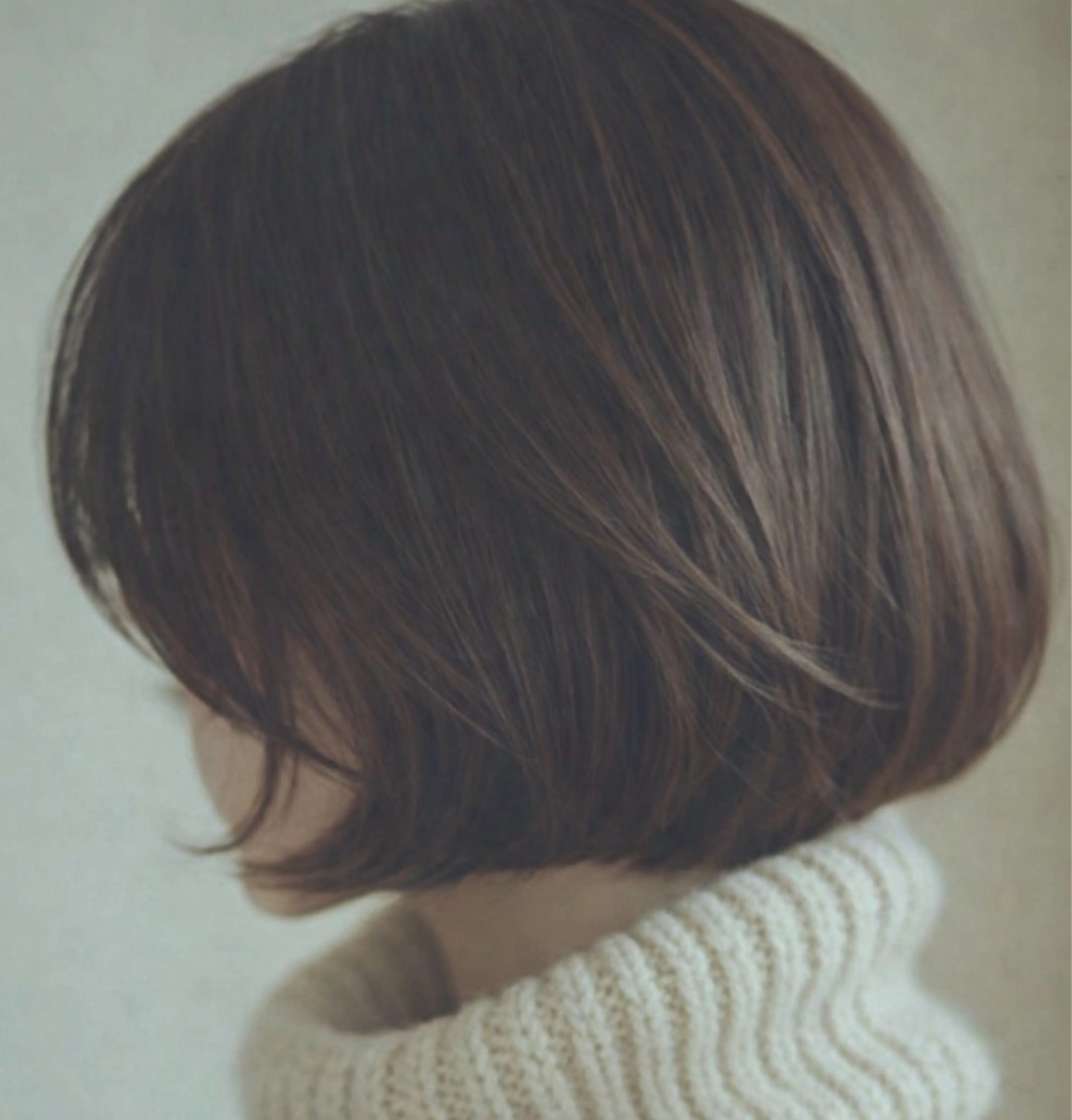 ショート コテ巻きパーマ🐾 篠谷悠衣のヘアスタイル