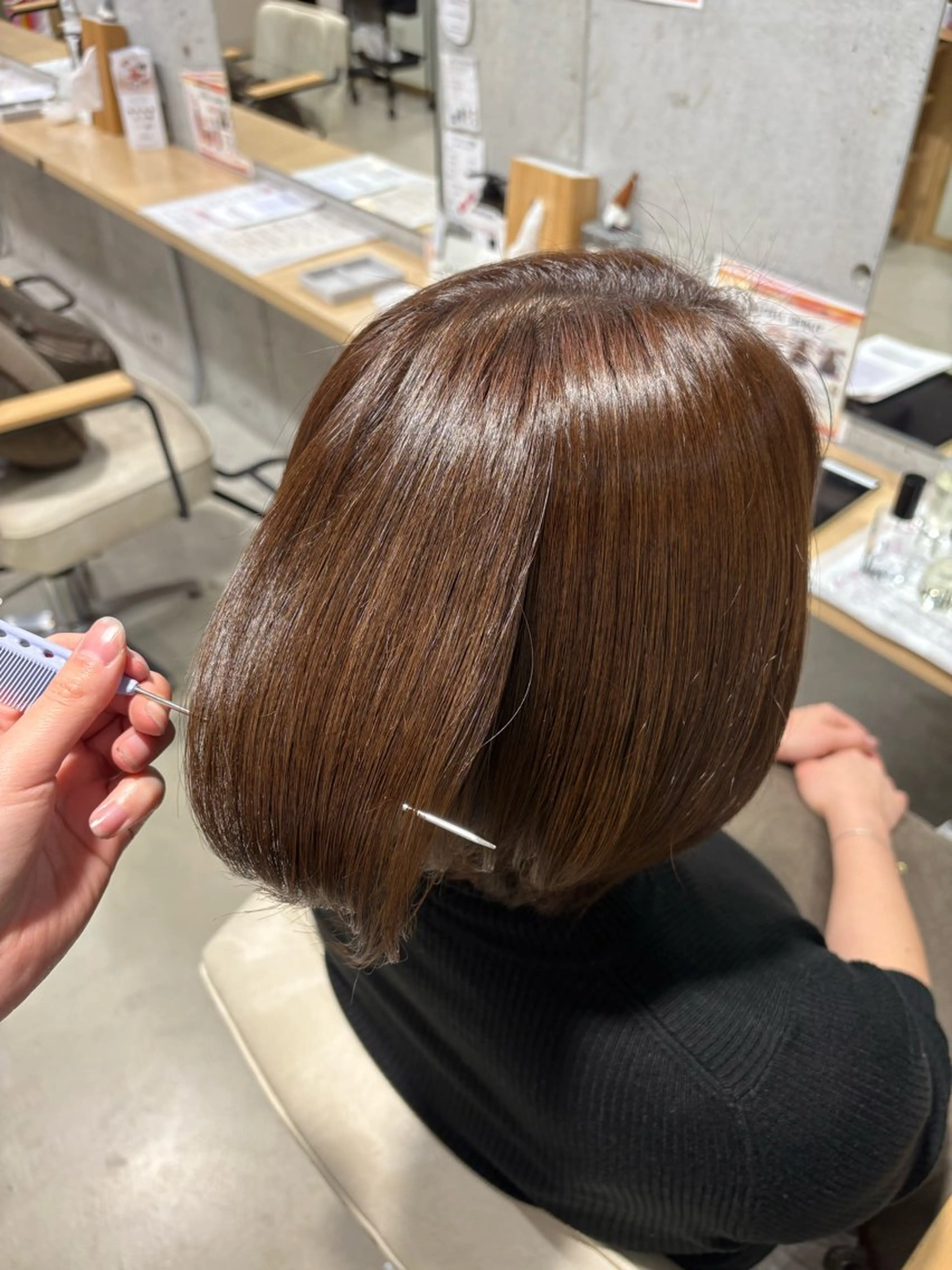 ショート ヘアカラー 深田 桜子のヘアスタイル