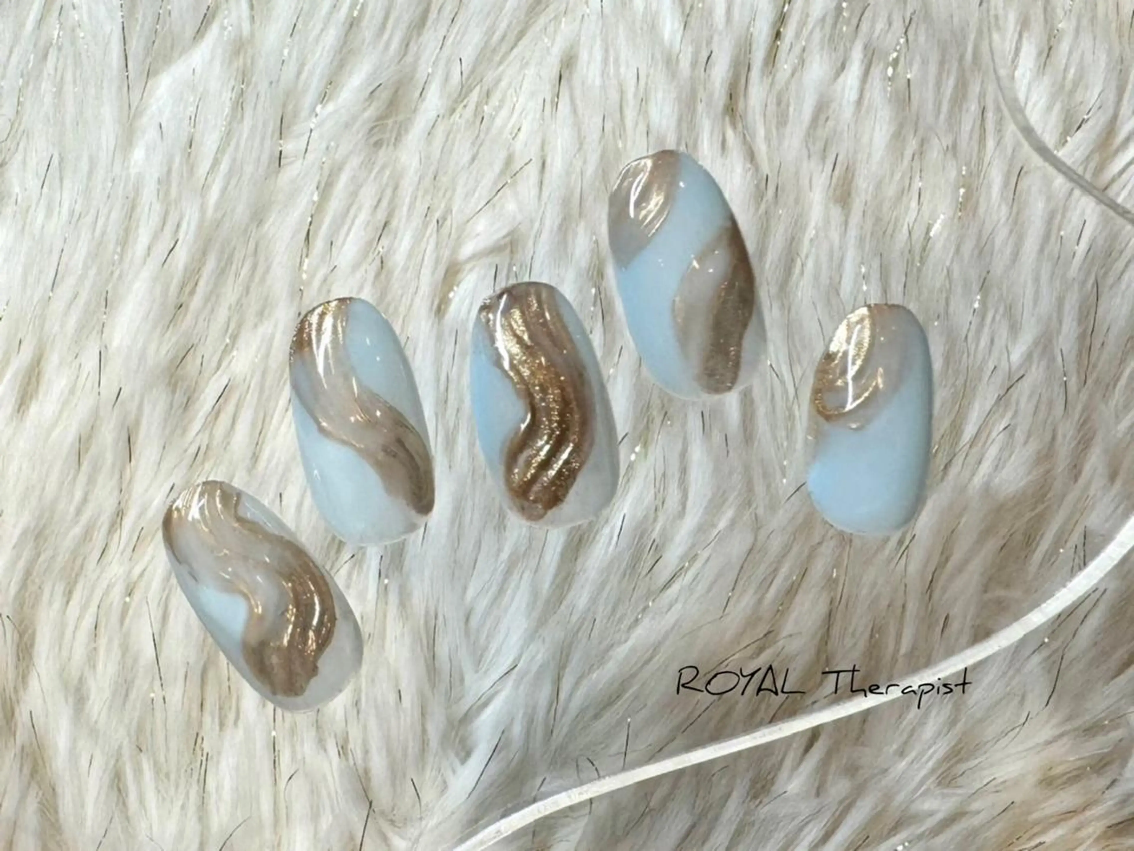 ネイル 【尾下】 ロイヤル•セラピストのネイルデザイン