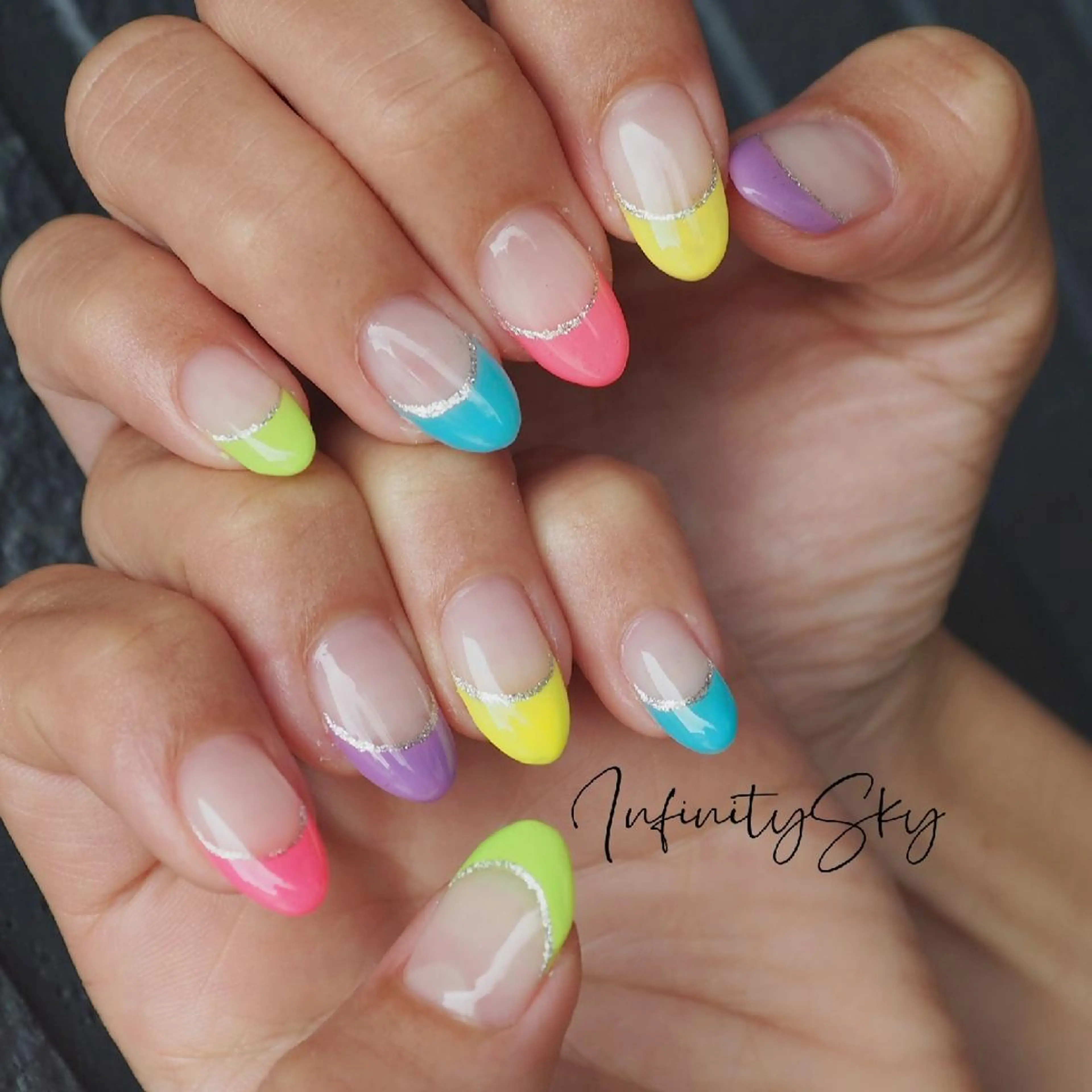 ネイル フレンチネイル ハンドネイル infinity skyのネイルデザイン