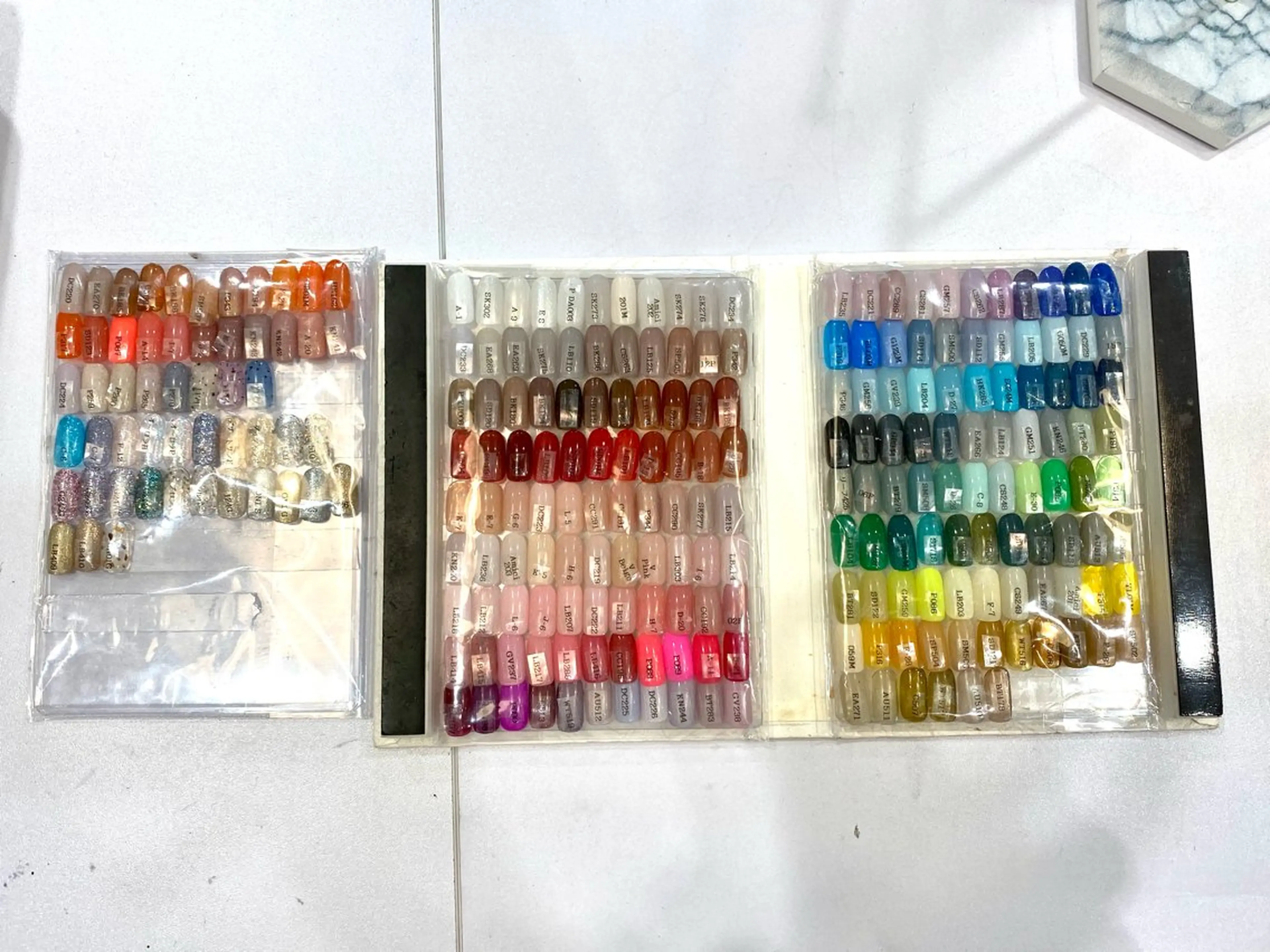 ハンド　《オフ無し》ワンカラーの写真