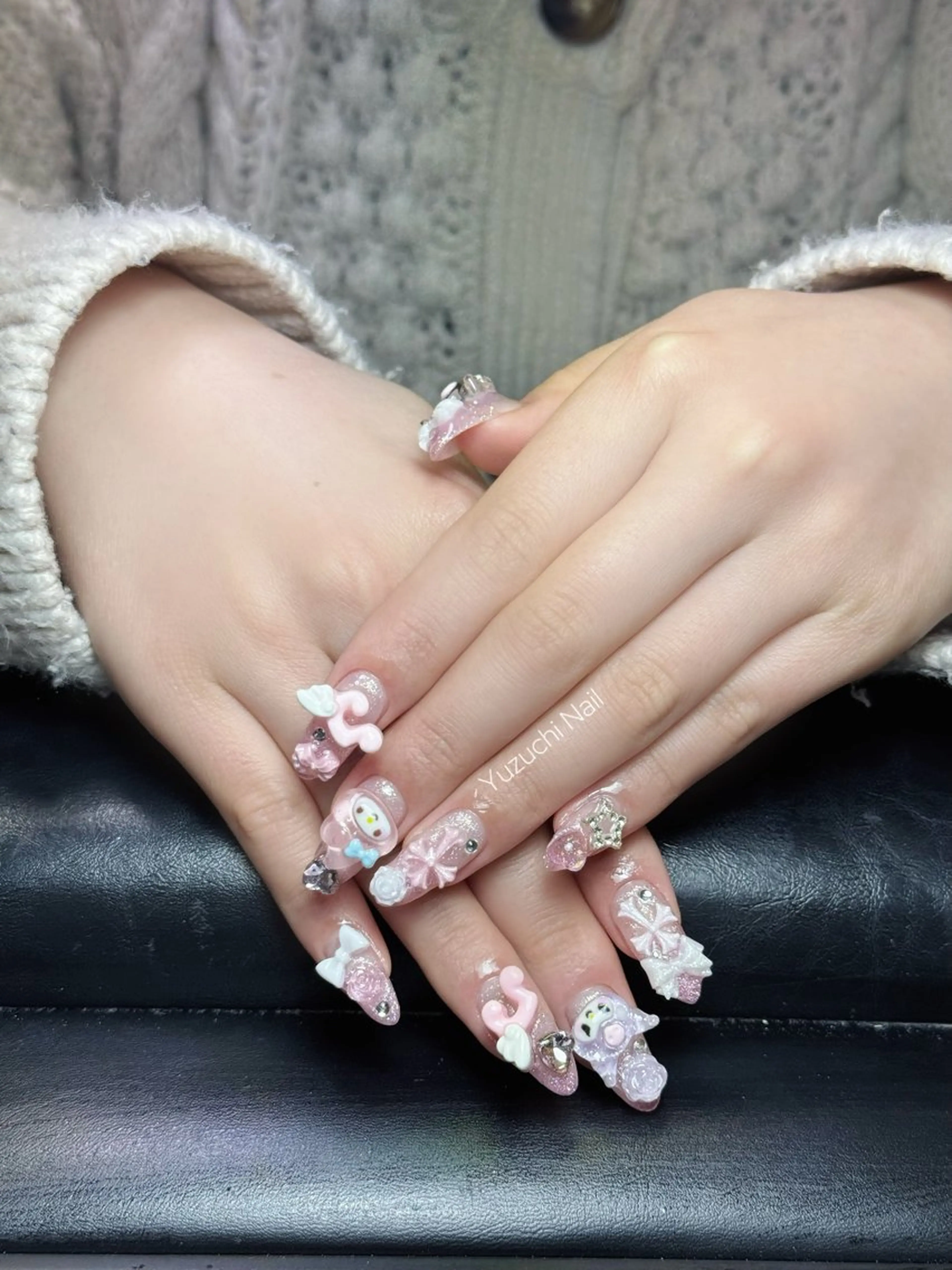 ネイル チークネイル ドット キラキラネイル 韓国ネイル レース ハンドネイル Yuzuchi Nailのネイルデザイン