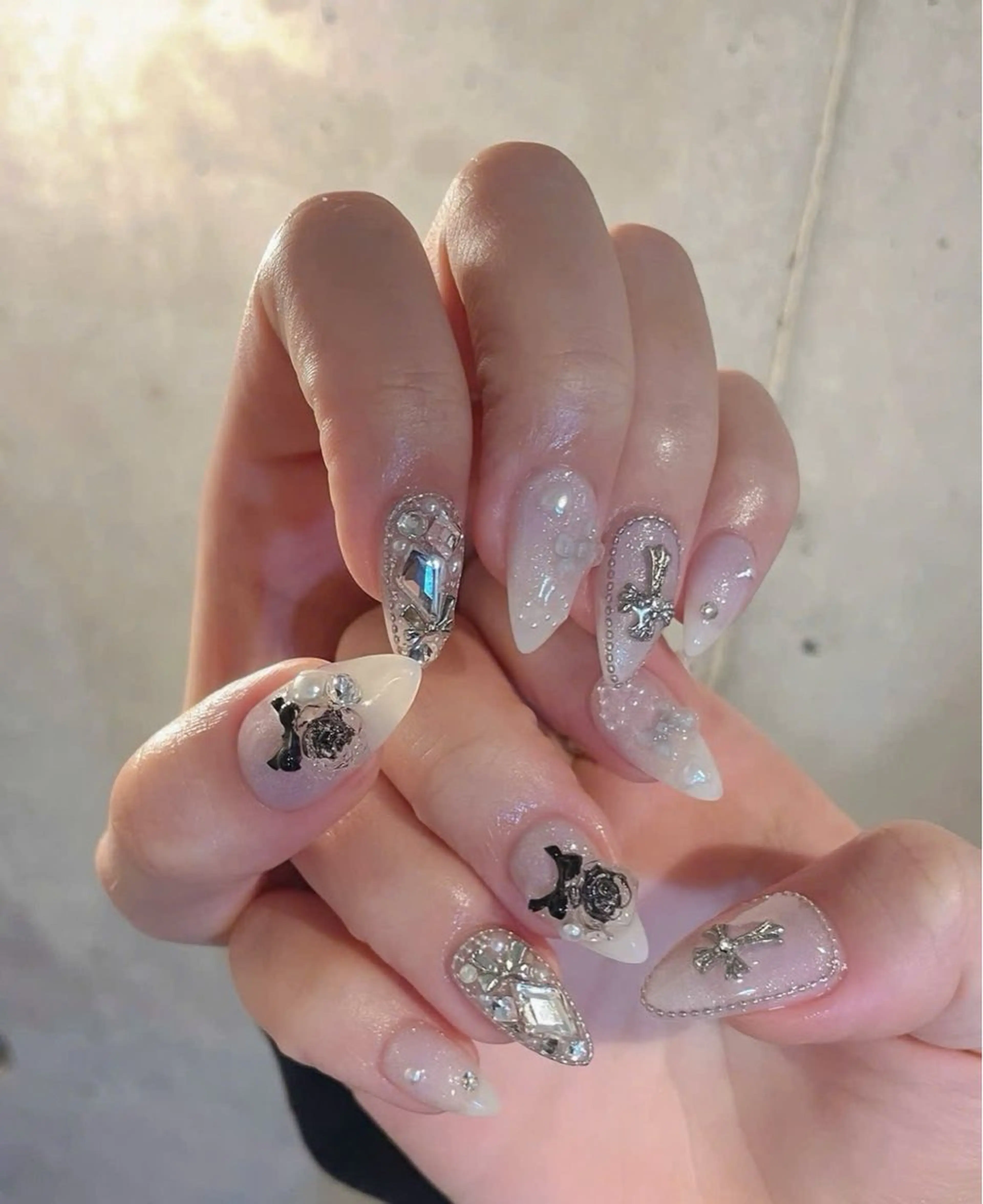 ネイル フラッシュネイル フレンチネイル グラデーション キラキラネイル 韓国ネイル Lina nail所属・Luna 池袋のネイルデザイン