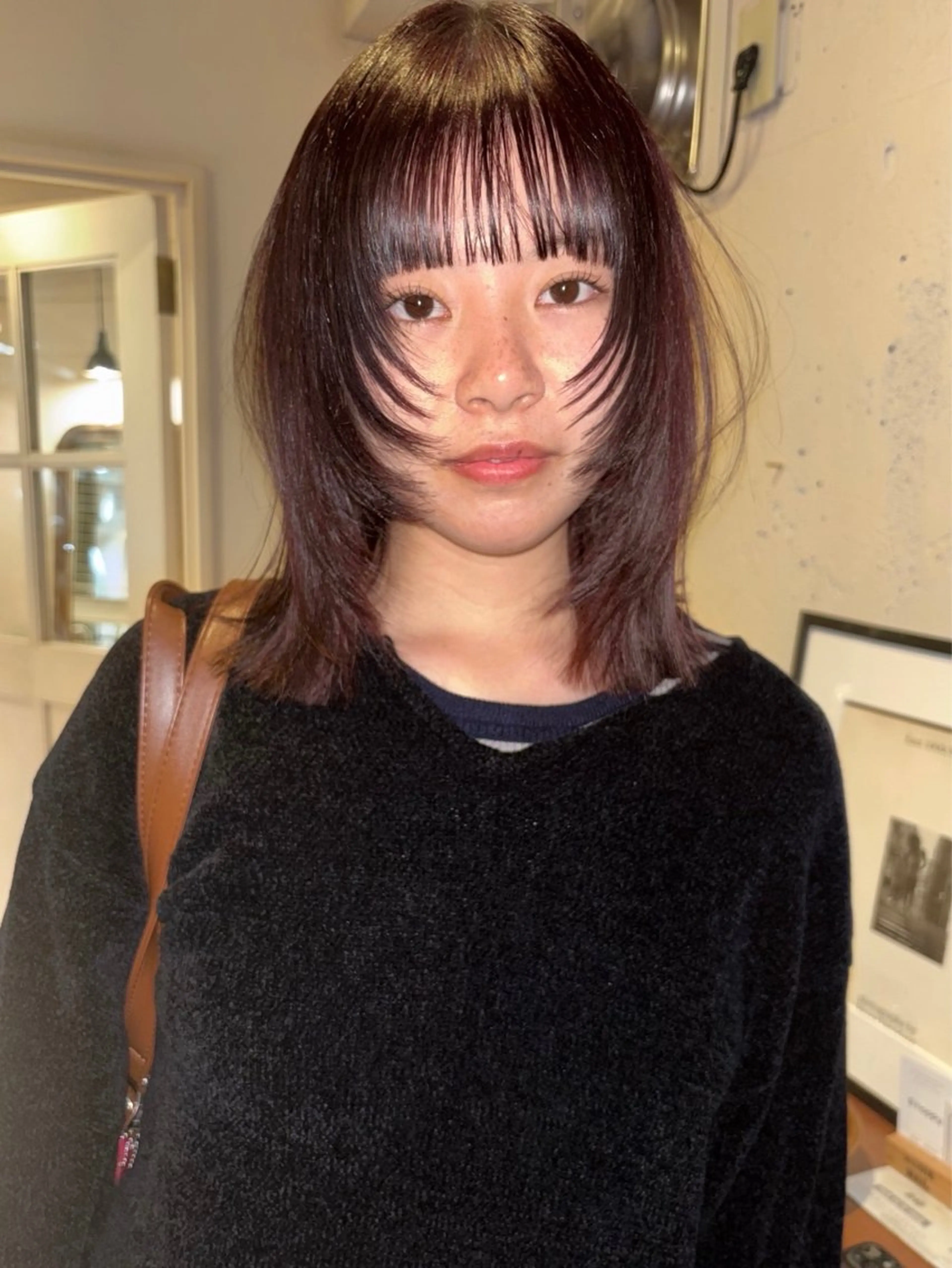 ミディアム カラー 韓国風ヘア トリートメント カット ヘアカラー トリートメント ファッションに 溶け込むstyleのヘアスタイル