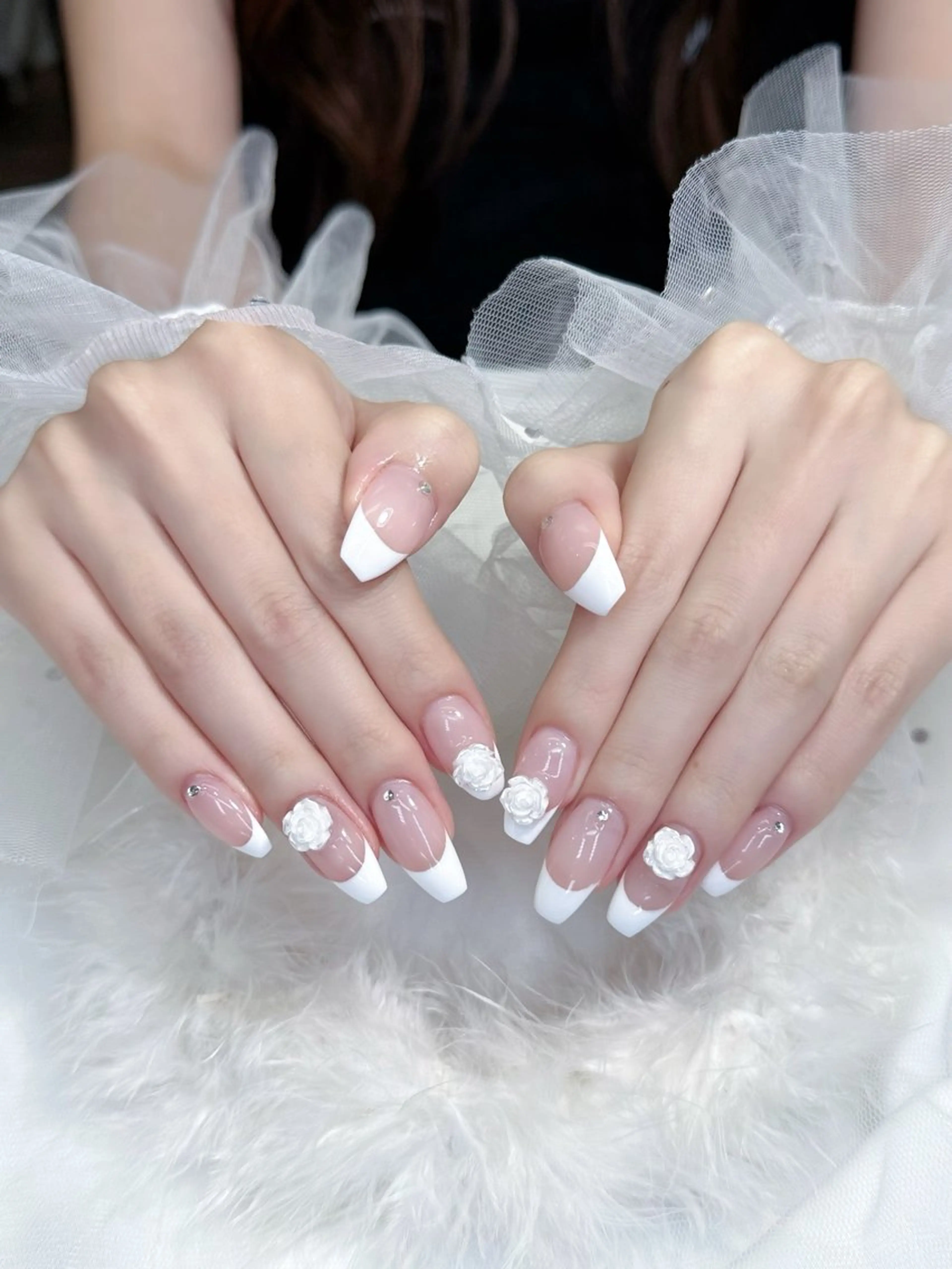 セミロング ハンドネイル Bibi beauty spa Osaka所属・Bibi nail Osakaのネイルデザイン