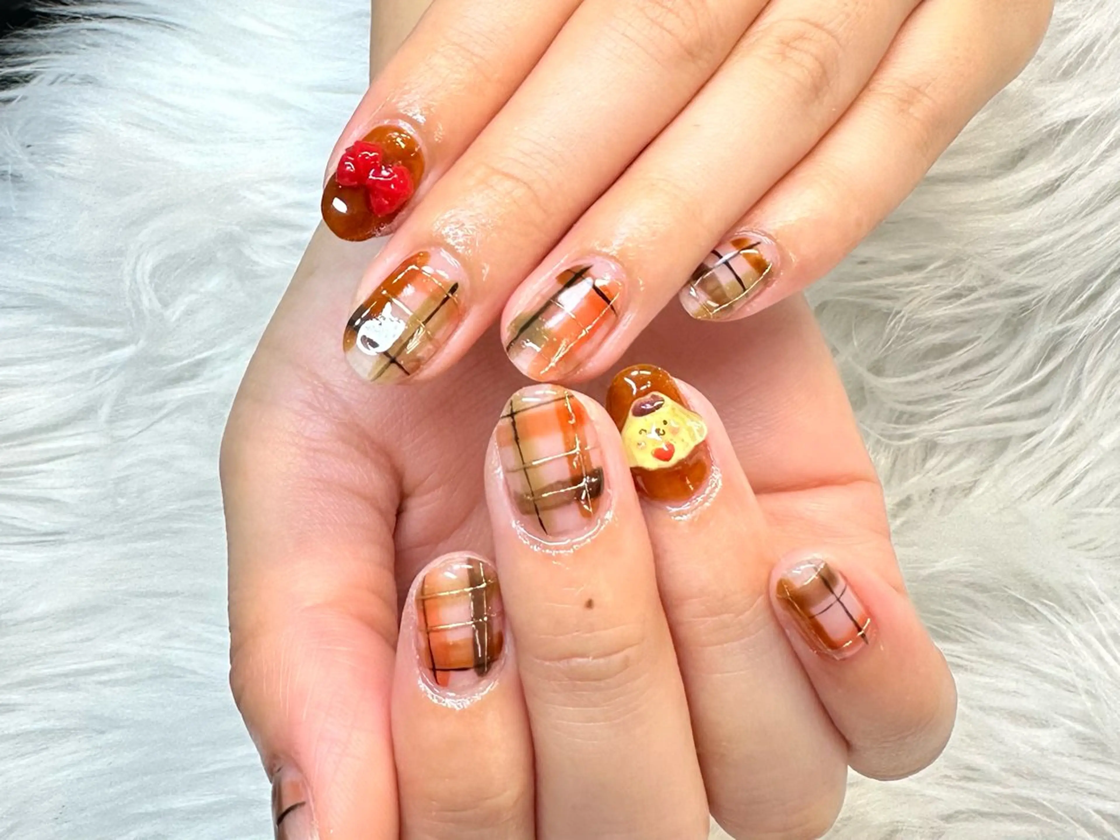 ショート ハンドネイル Bonheur 【ボヌール】のネイルデザイン