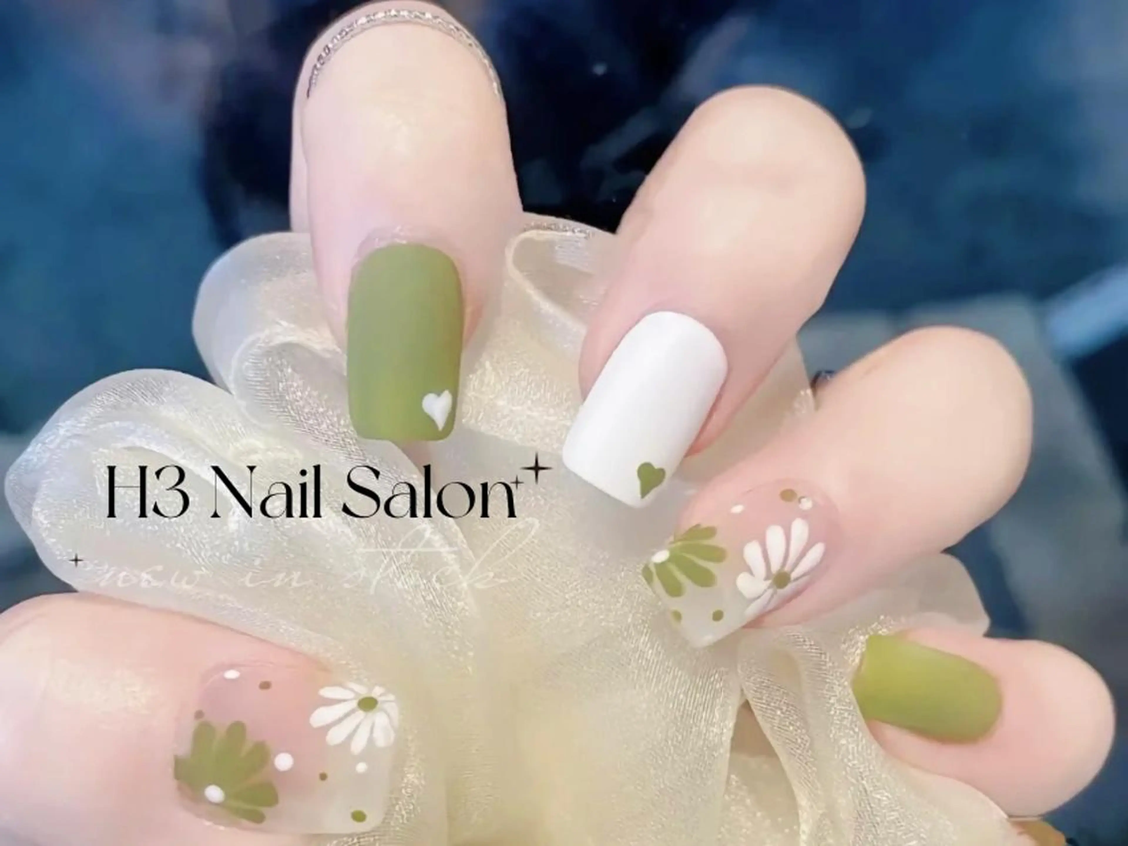 セミロング ハンドネイル H3 ネイル サロンのネイルデザイン