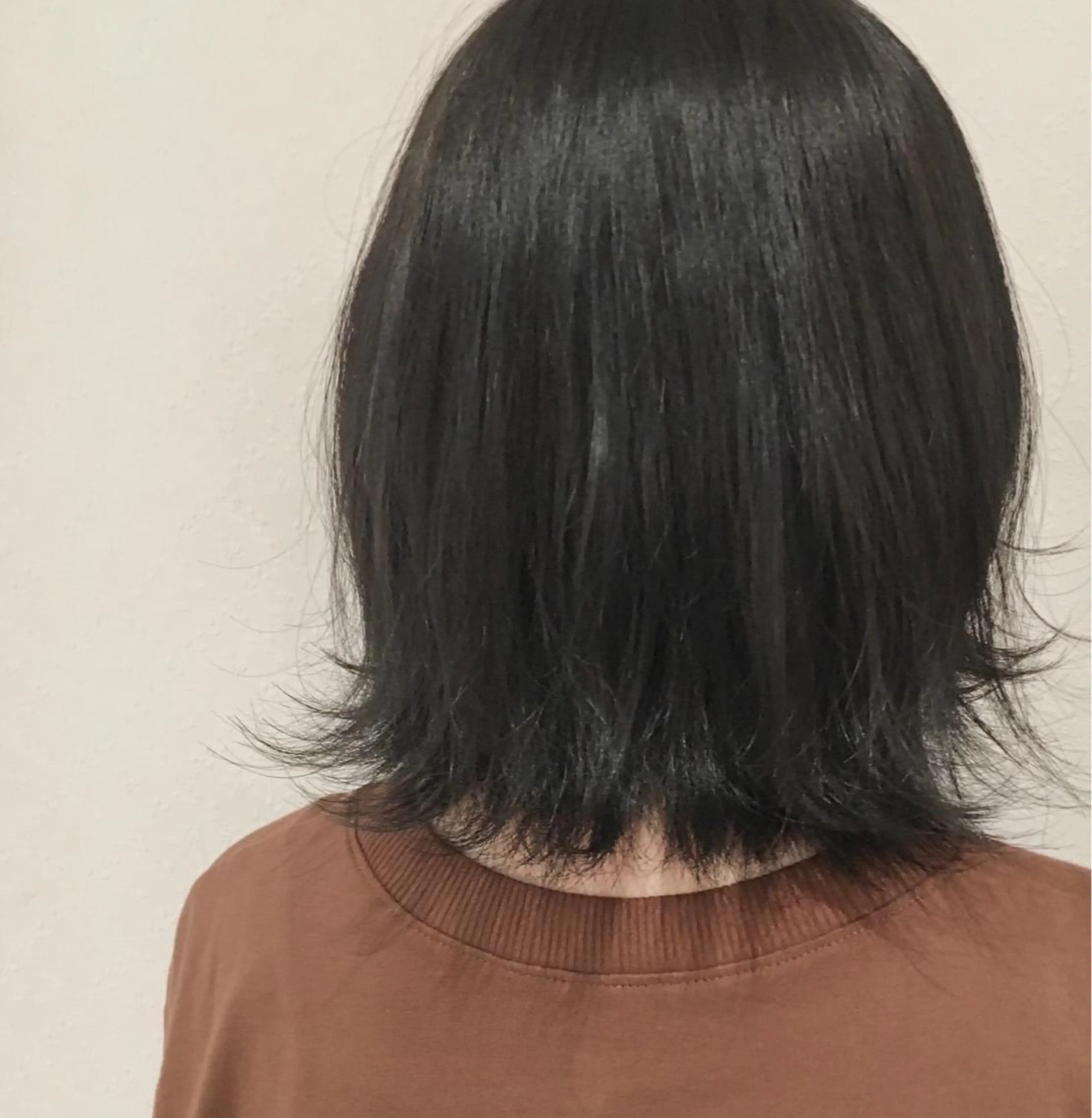 ミディアム カラー 宮内 真乃のヘアスタイル