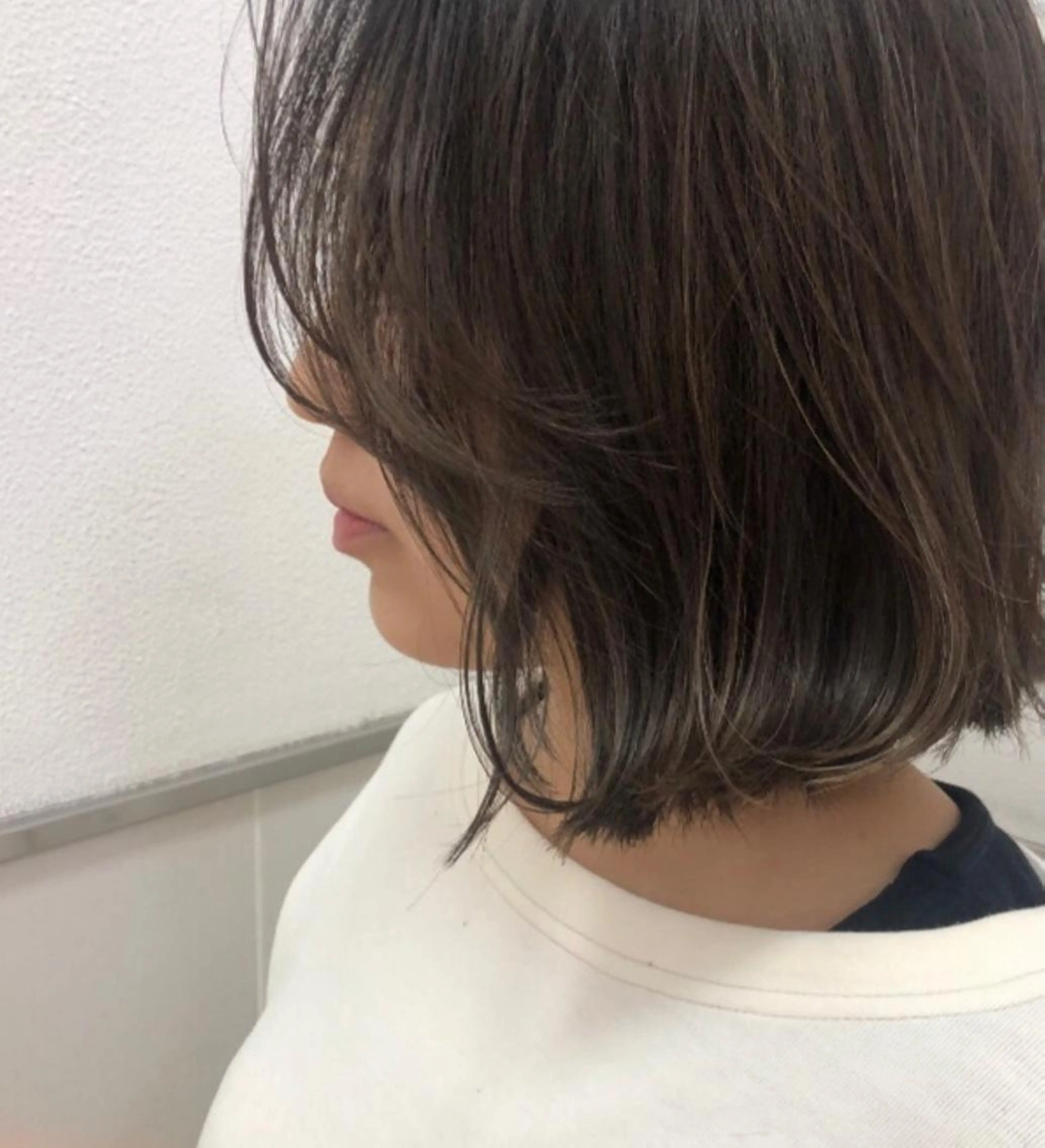 ミディアム カラー ベージュカラー 細川 夕利亜のヘアスタイル