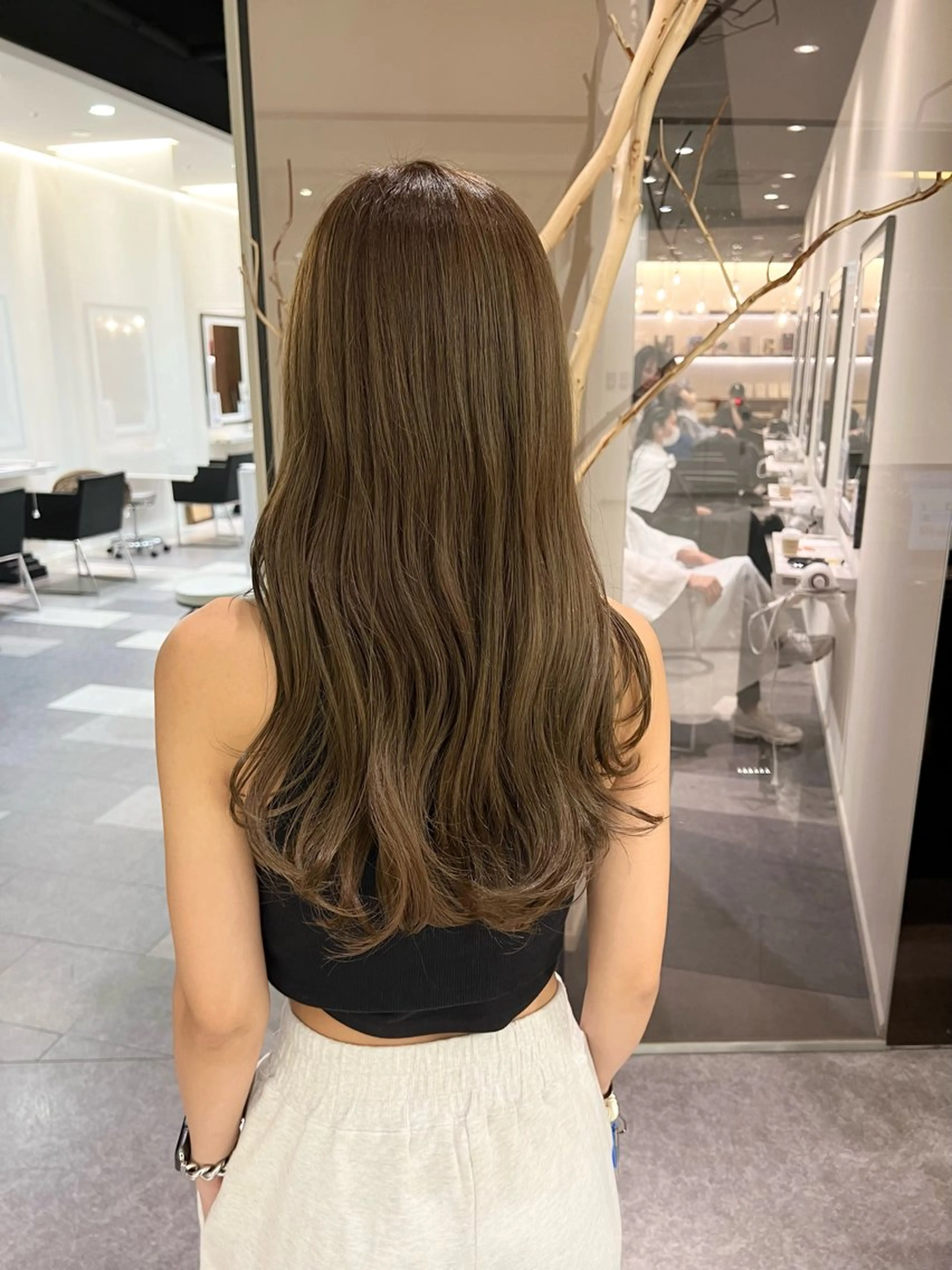 ロング カラー ベージュカラー 透明感カラー オリーブベージュ レイヤーカット 似合わせカット 💎K-two名古屋 安田ちづる💎のヘアスタイル