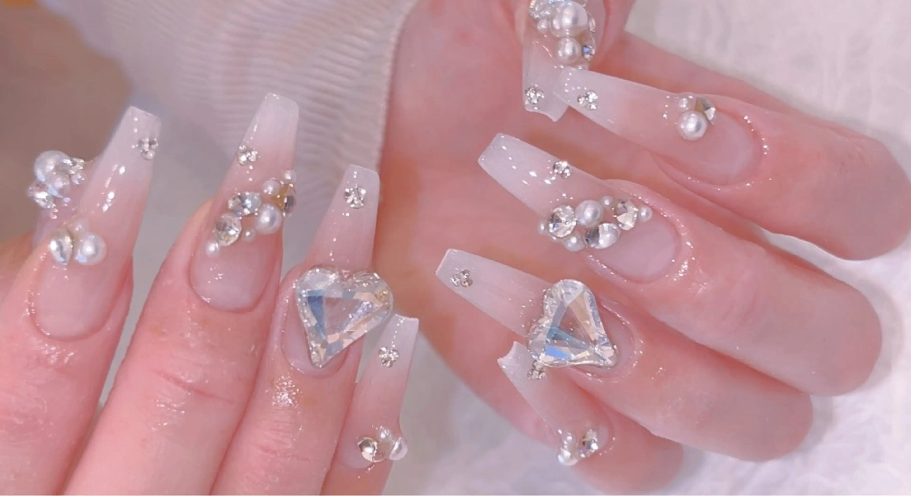 ロング ハンドネイル 🖤スカルプ専門店 新宿・MR🖤のネイルデザイン