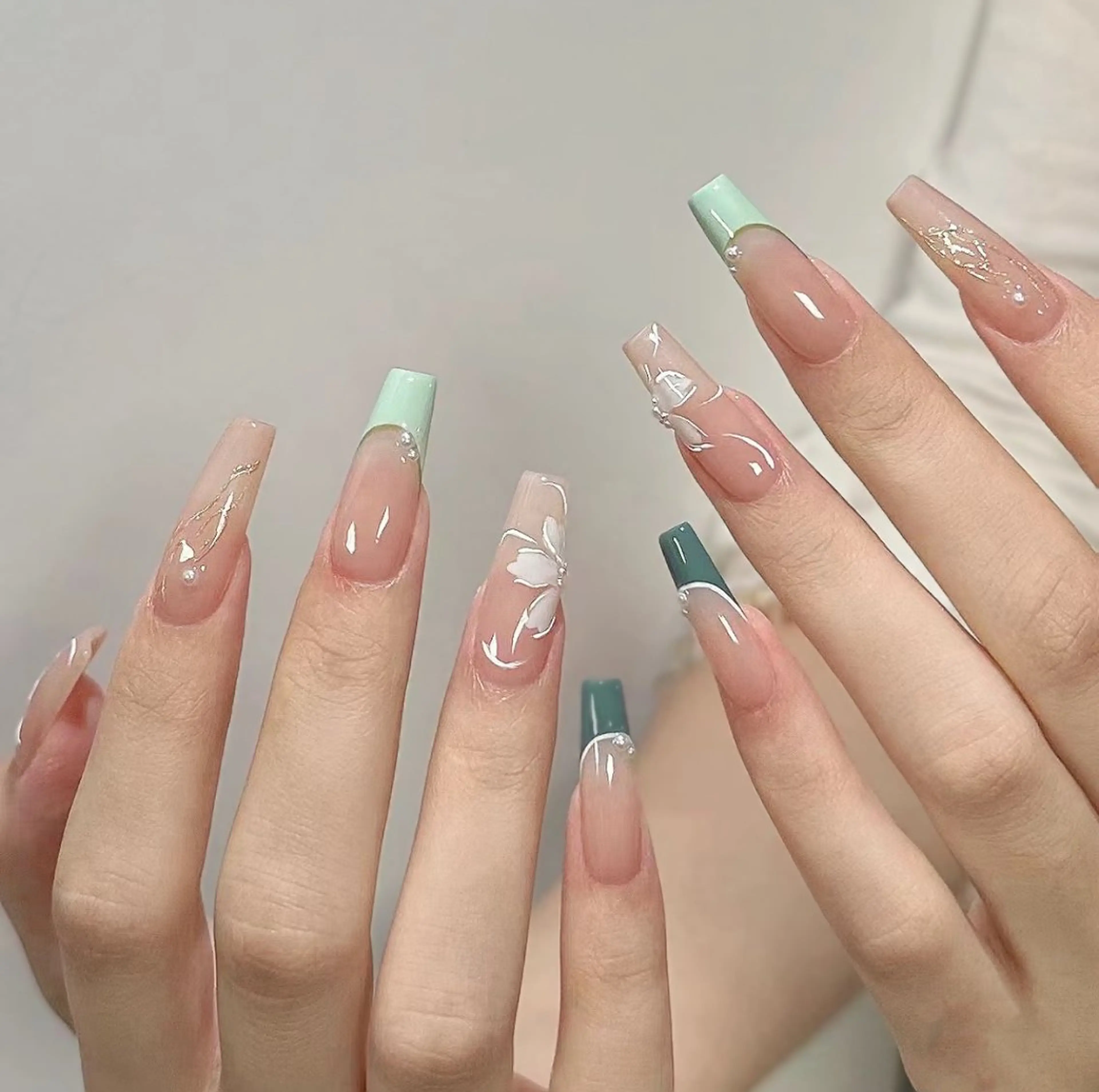 ネイル アートネイル チークネイル 長さ出し フラワーネイル ジェルネイル YK Beauty Salonのマツエク・マツパデザイン