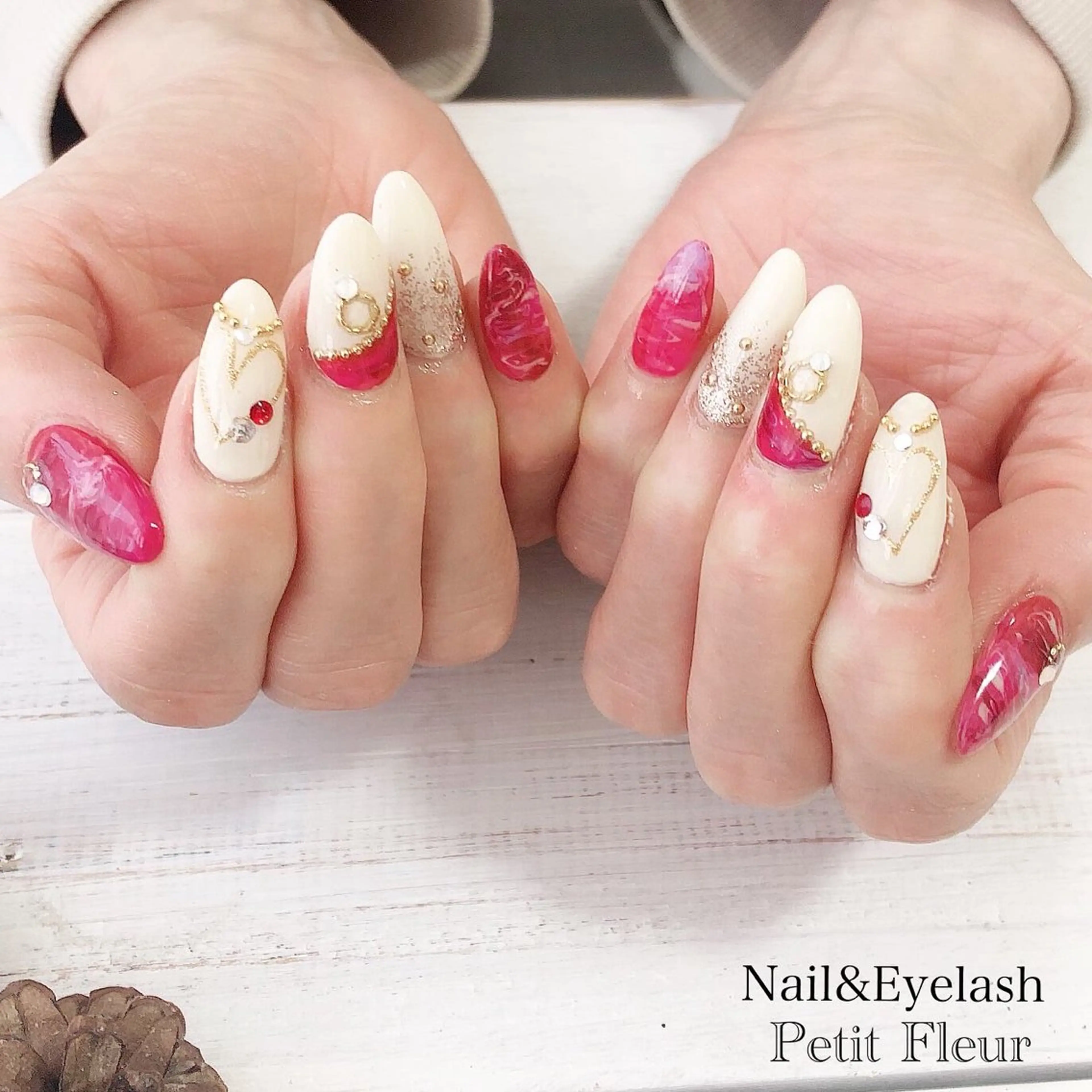 ネイル Petit Fleur所属・青柳 亜梨奈のマツエク・マツパデザイン