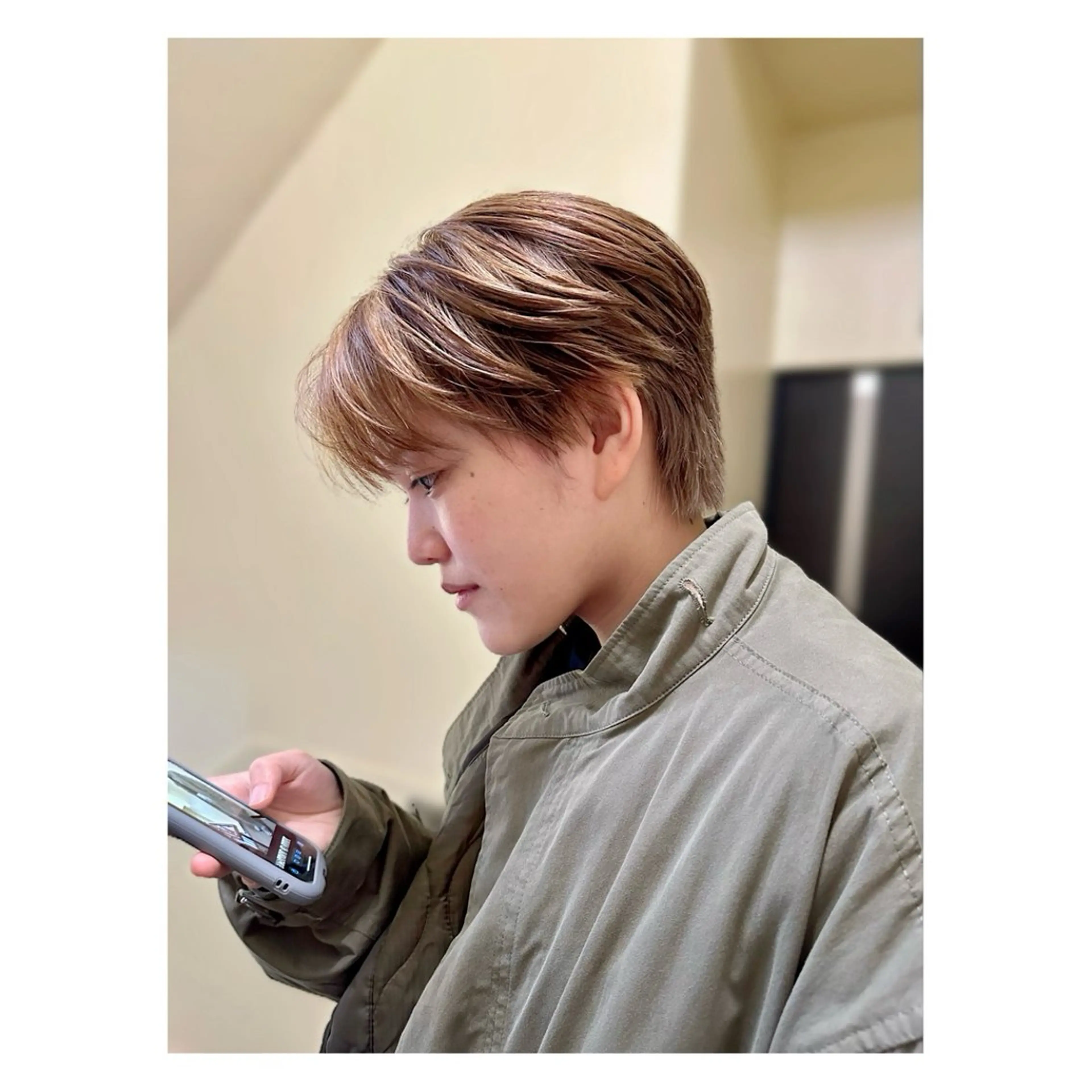 ショート カラー Mole  Me所属・中野 誠子のヘアスタイル