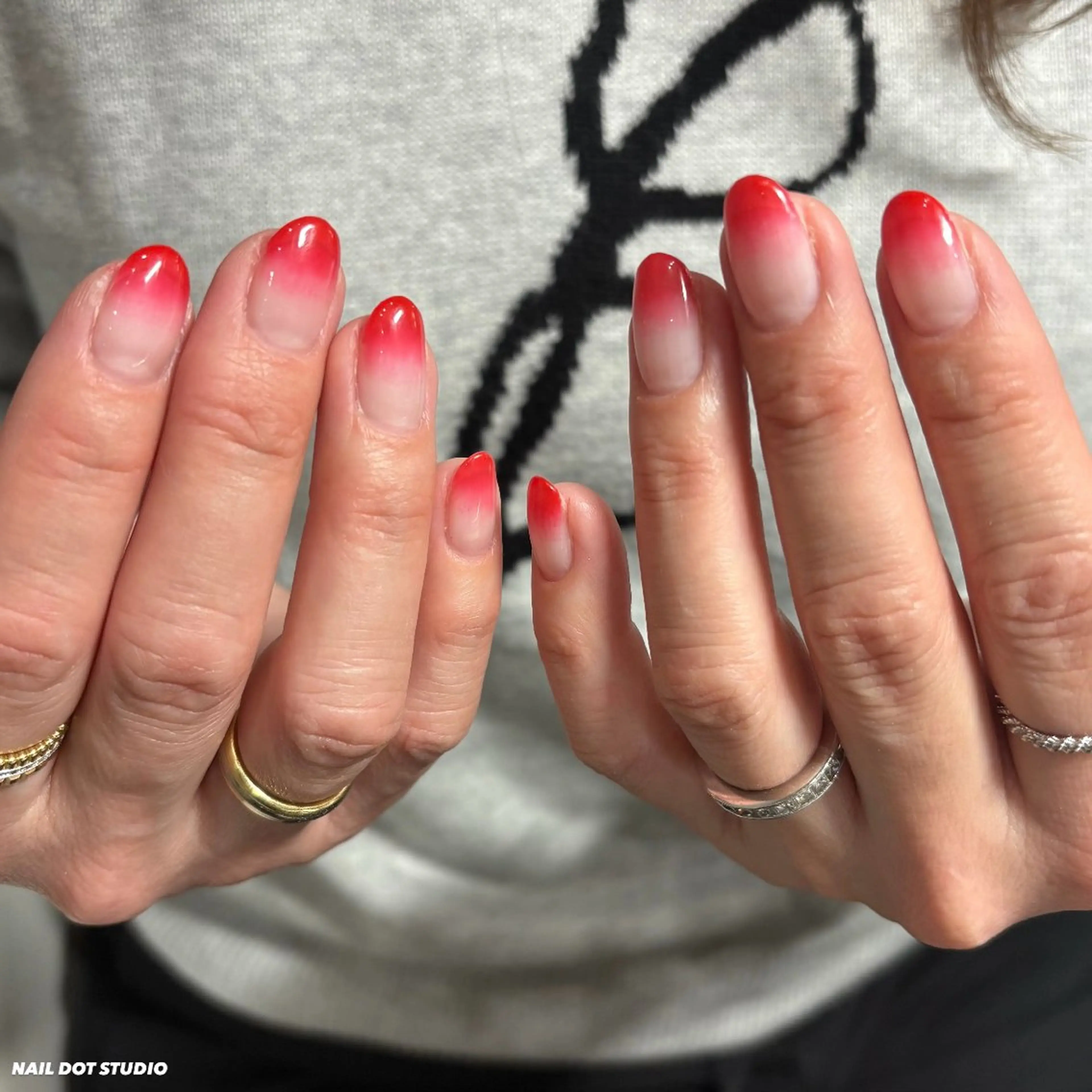 ミディアム NAIL DOT STUDIOsaraのネイルデザイン