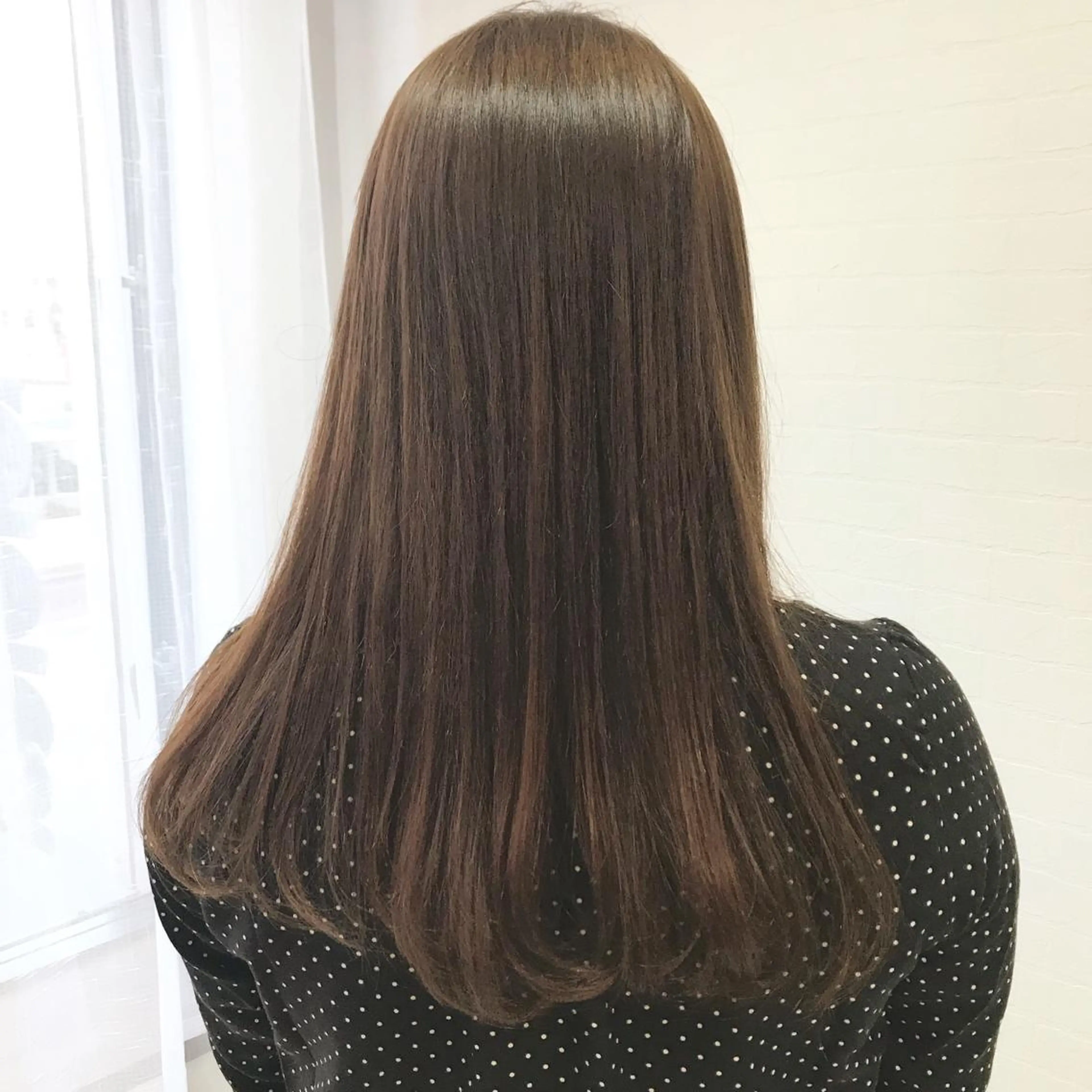 ロング カラー オリーブ/アッシュ やわらか透明感カラーのヘアスタイル