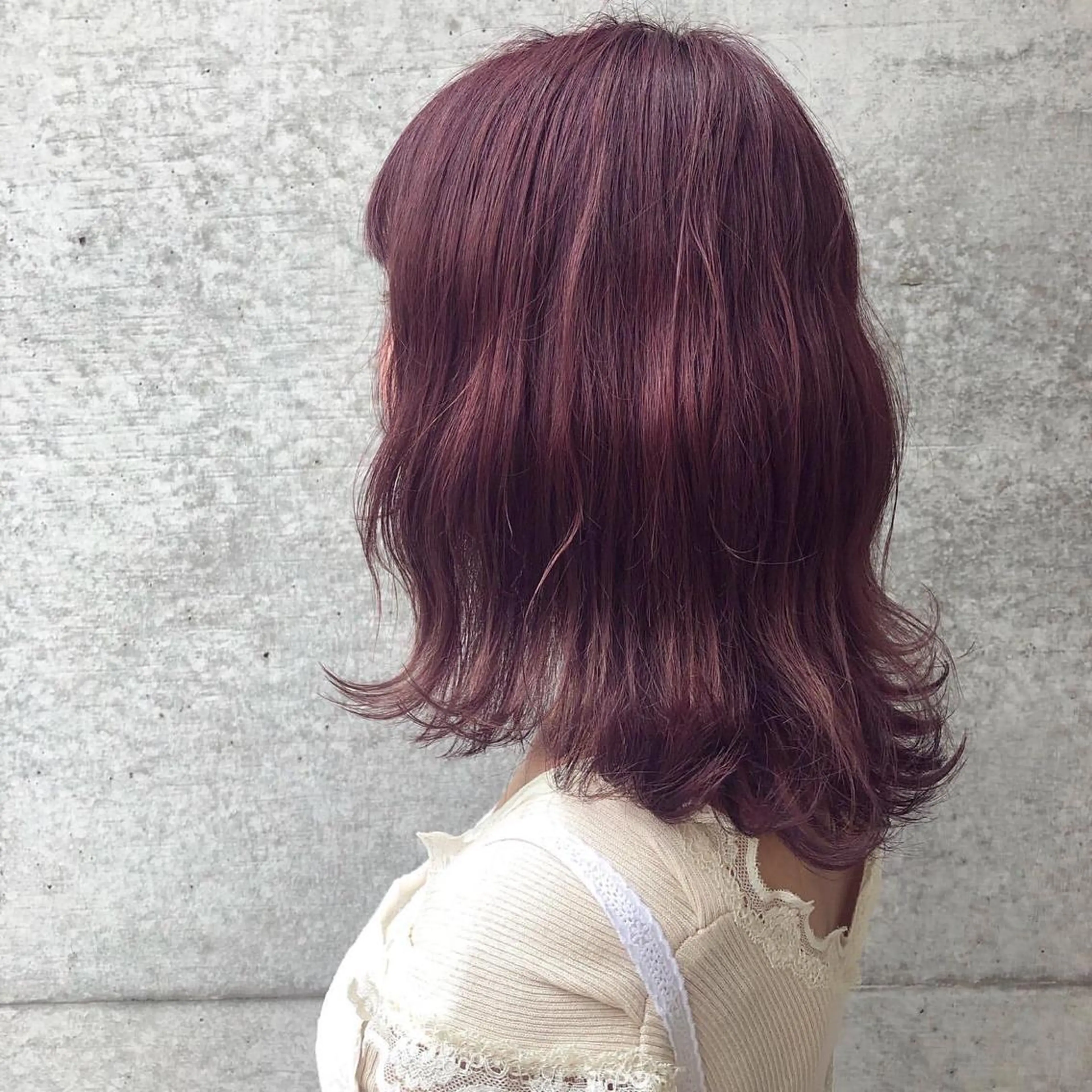 ミディアム カラー clomus所属・YUKA艶髪 🌸寛ぎ部屋のヘアスタイル