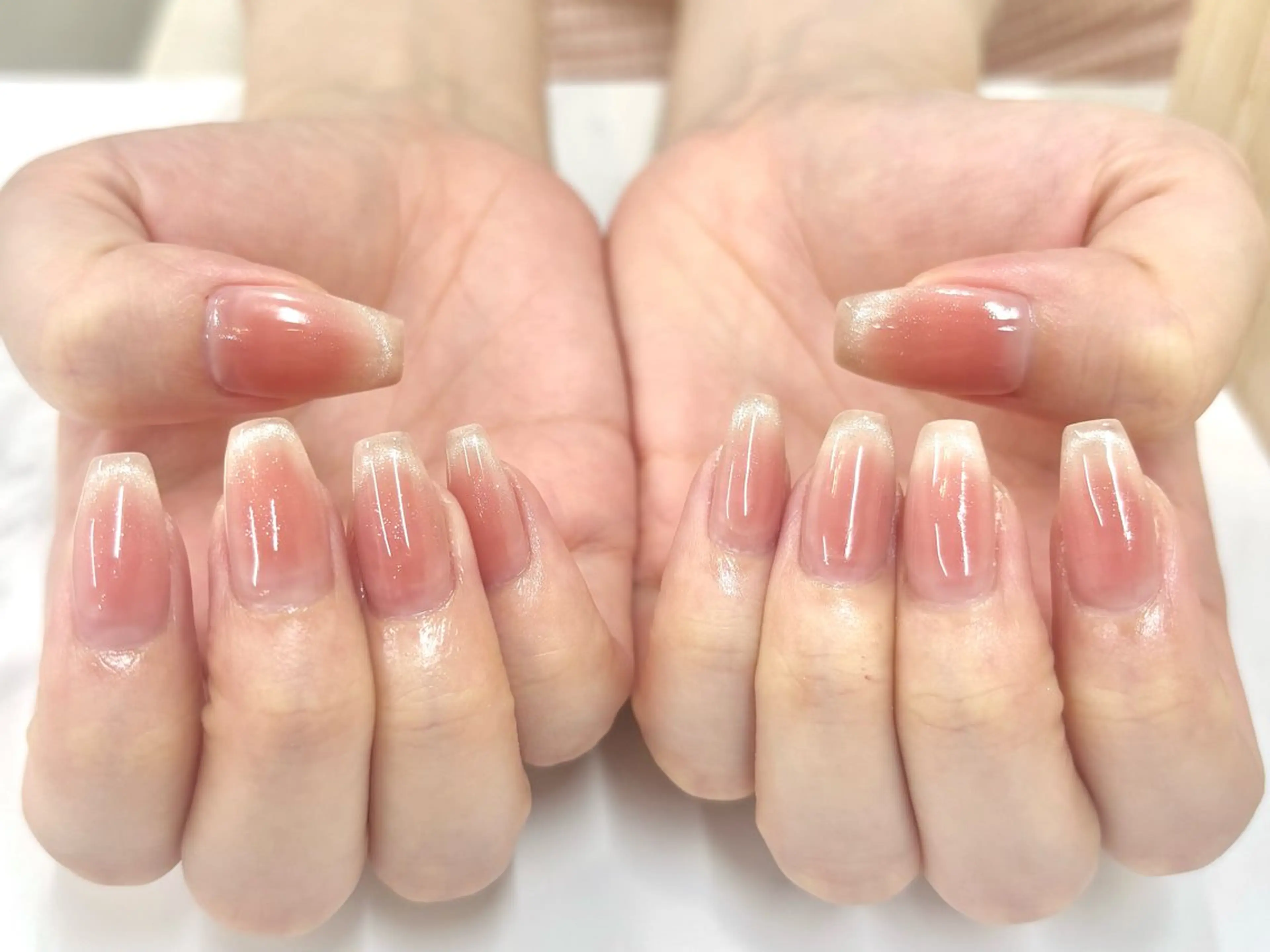 チークマグネットフレンチネイルの写真