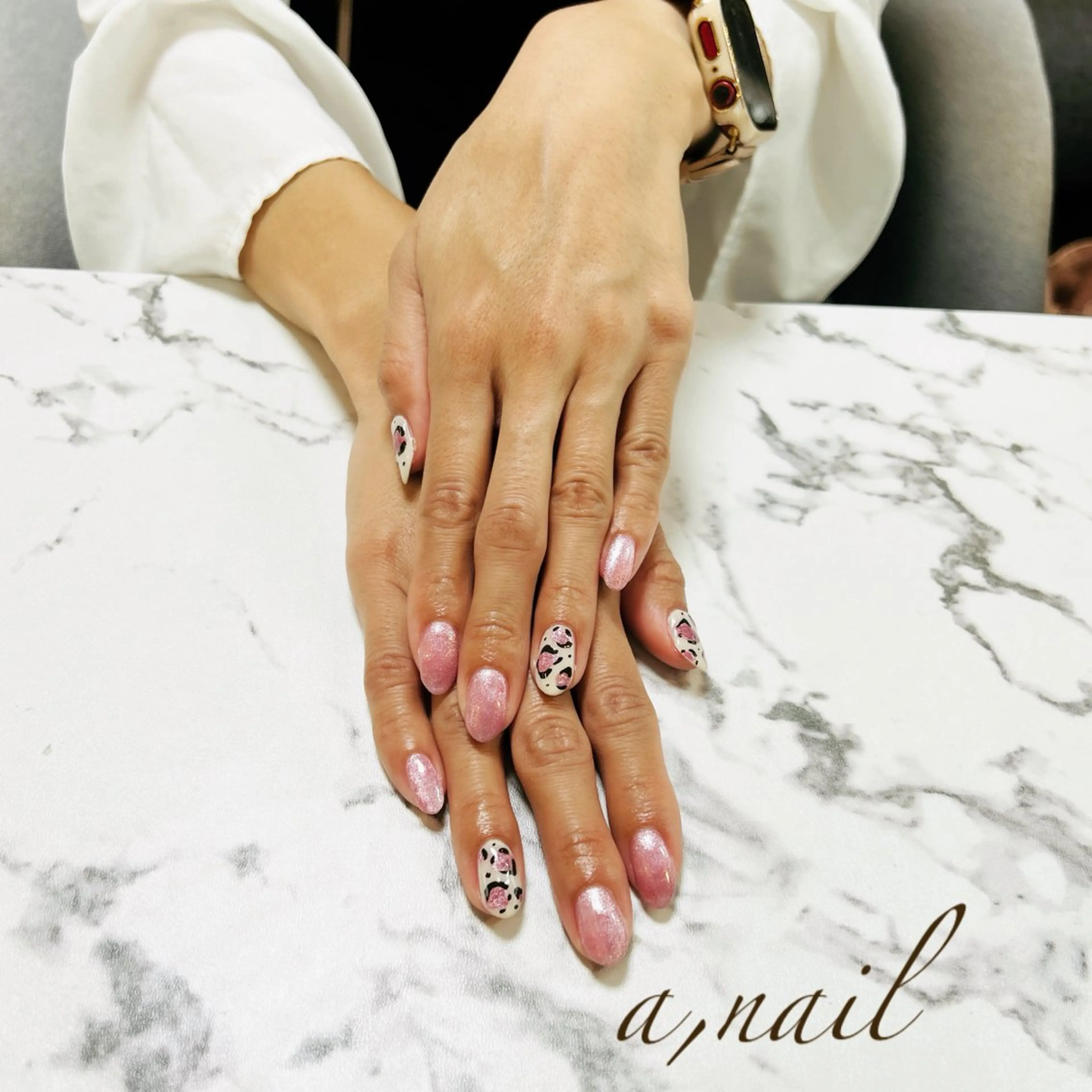 ネイル アニマル柄 キラキラネイル マグネットネイル シンプルネイル ハンドネイル ネイルサロン エーネイルのネイルデザイン