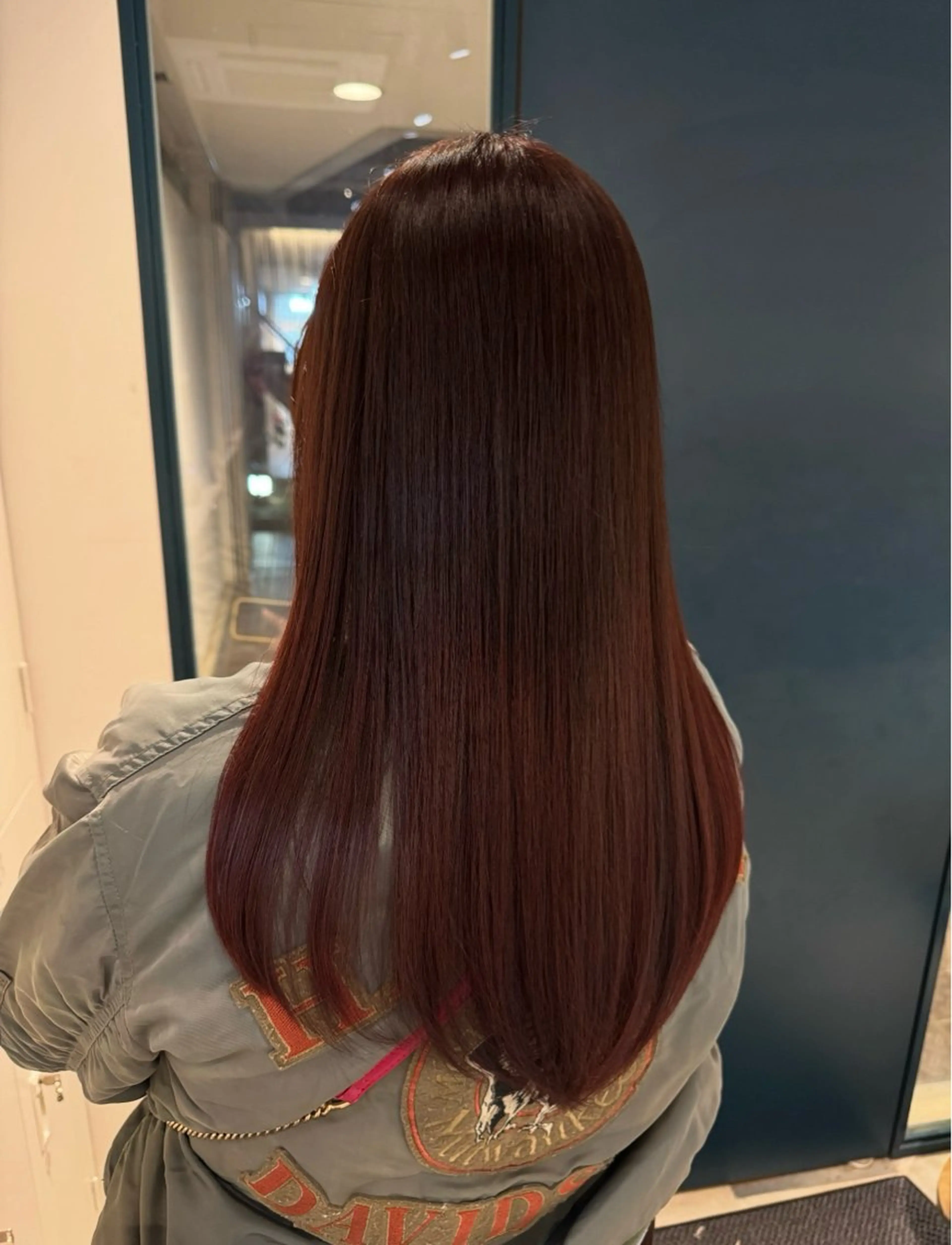 ロング カラー ボルドーカラー カット ヘアカラー トリートメント 中山 涼華のヘアスタイル