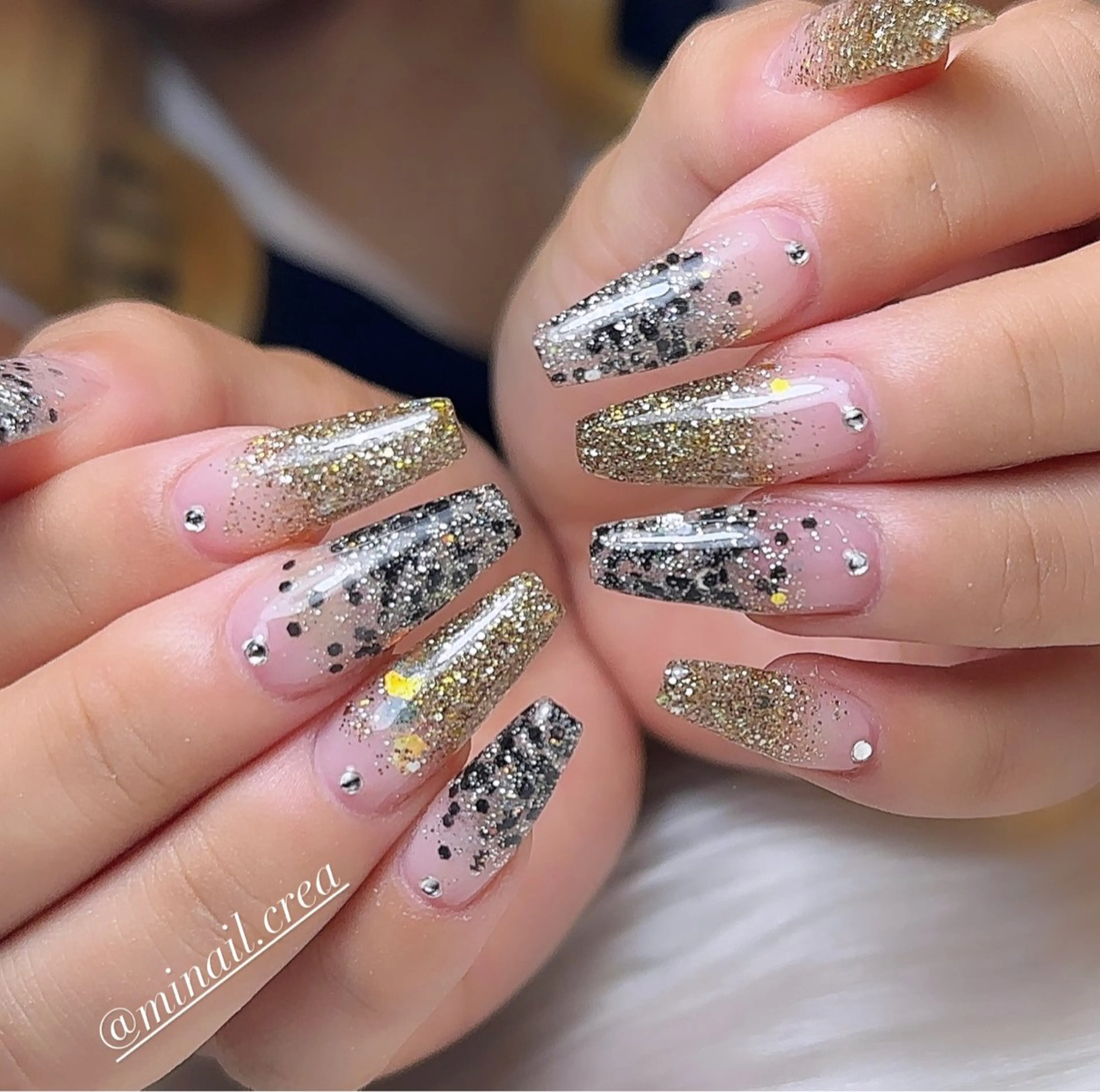 ネイル グラデーション キラキラネイル ラメ(グリッター) ラメグラデーション ロングネイル ハンドネイル CRéA　-private nailsalon-所属・CReA nailのネイルデザイン